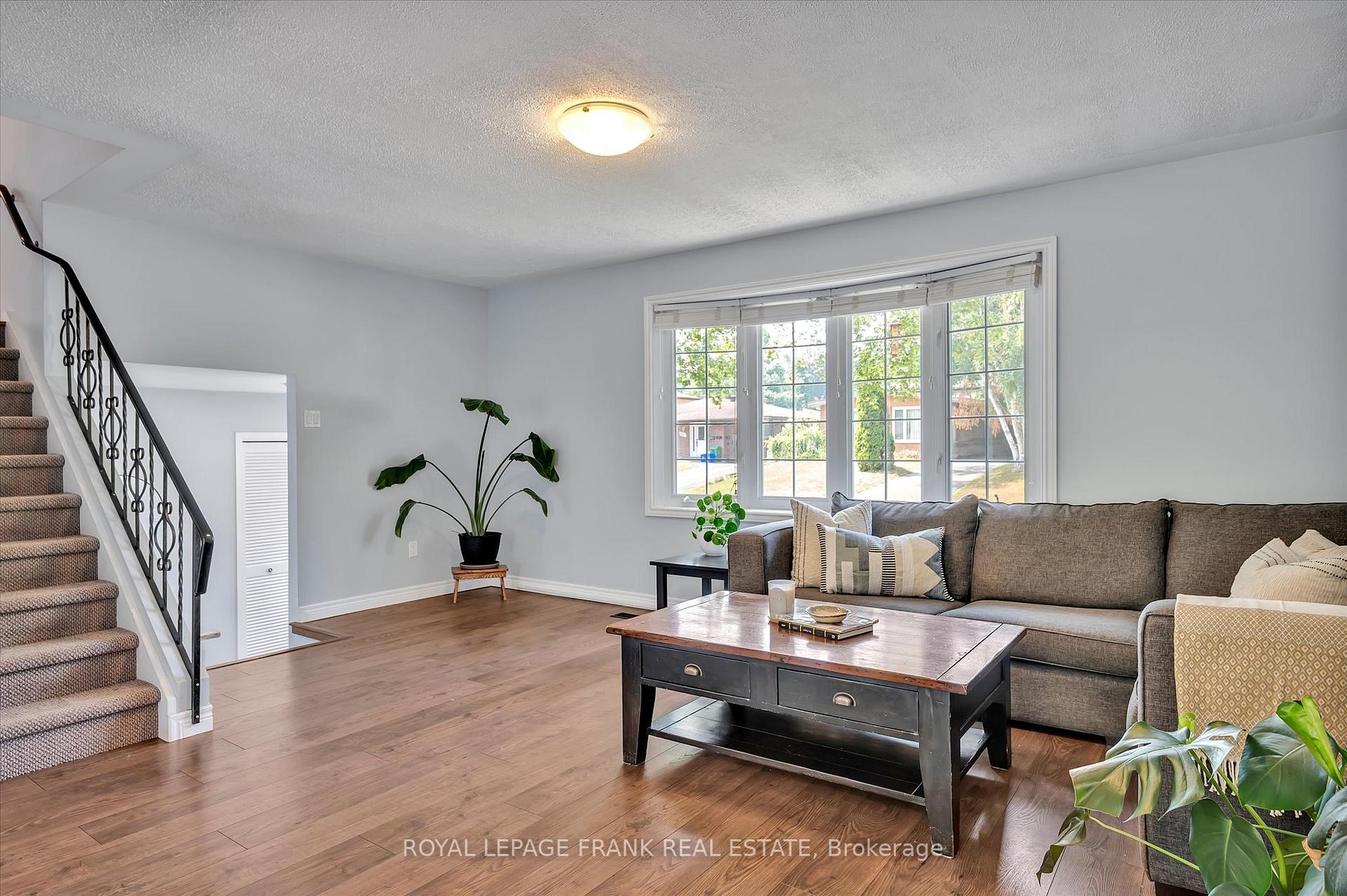 Photo 7 of 1296 Cartier Boulevard, Peterborough, Northcrest Ward 5 — HOMEH