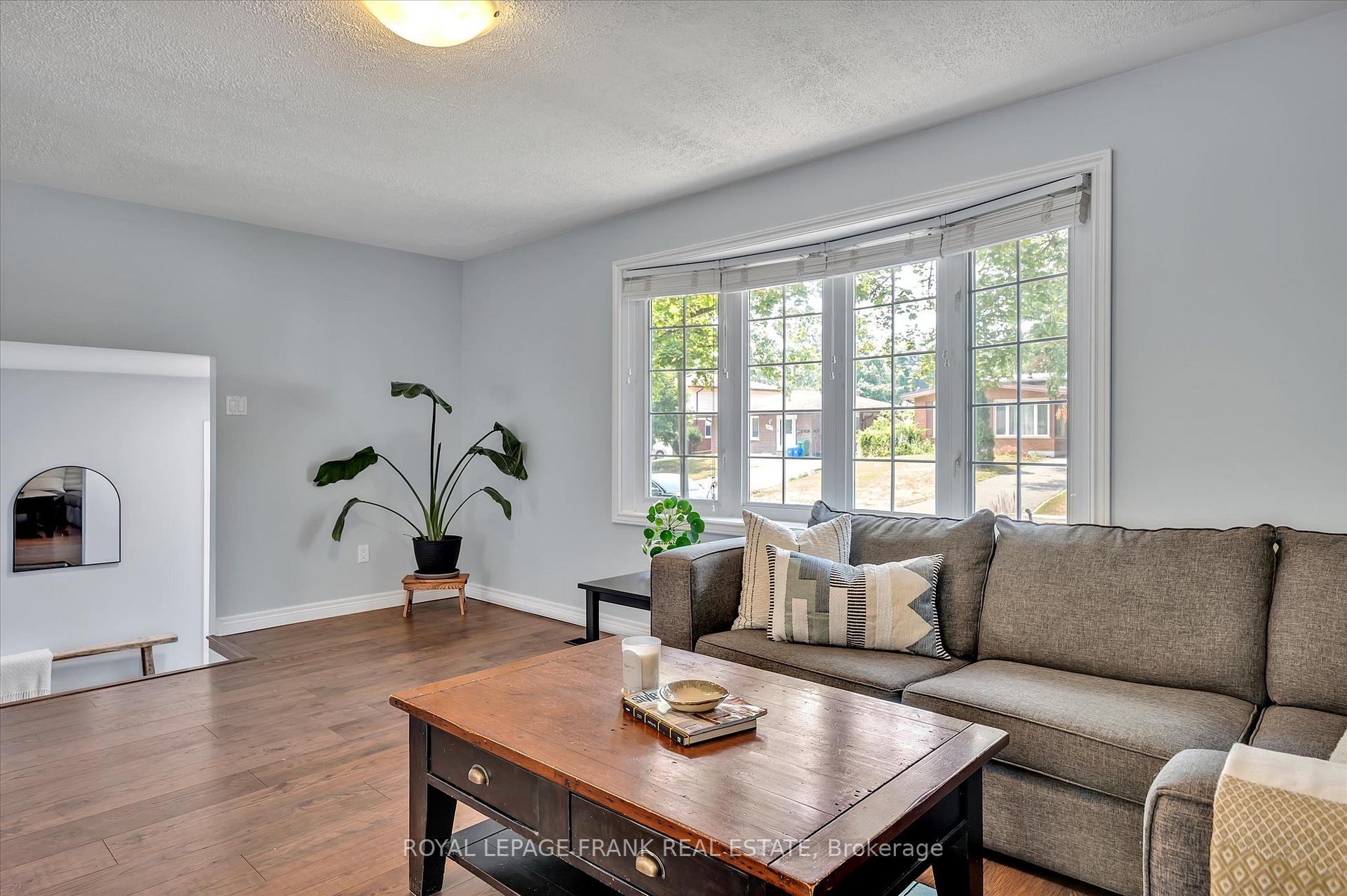 Photo 8 of 1296 Cartier Boulevard, Peterborough, Northcrest Ward 5 — HOMEH