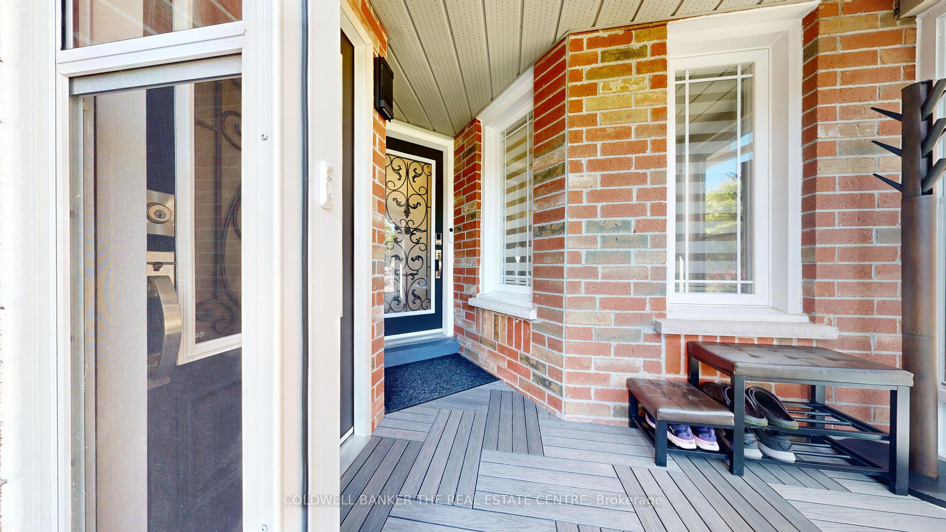 Photo 4 of 40 Whitefaulds Road, Vaughan, Maple — HOMEH