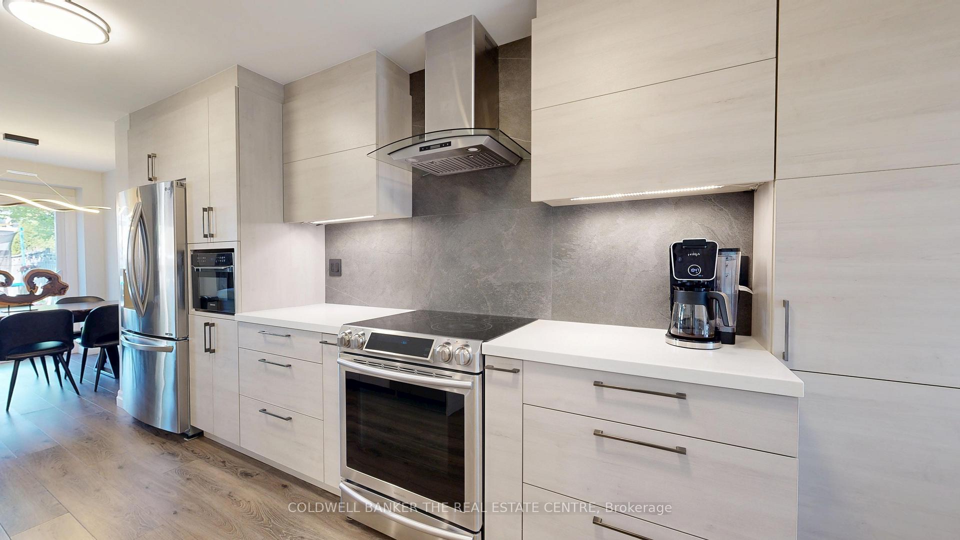 Photo 7 of 40 Whitefaulds Road, Vaughan, Maple — HOMEH
