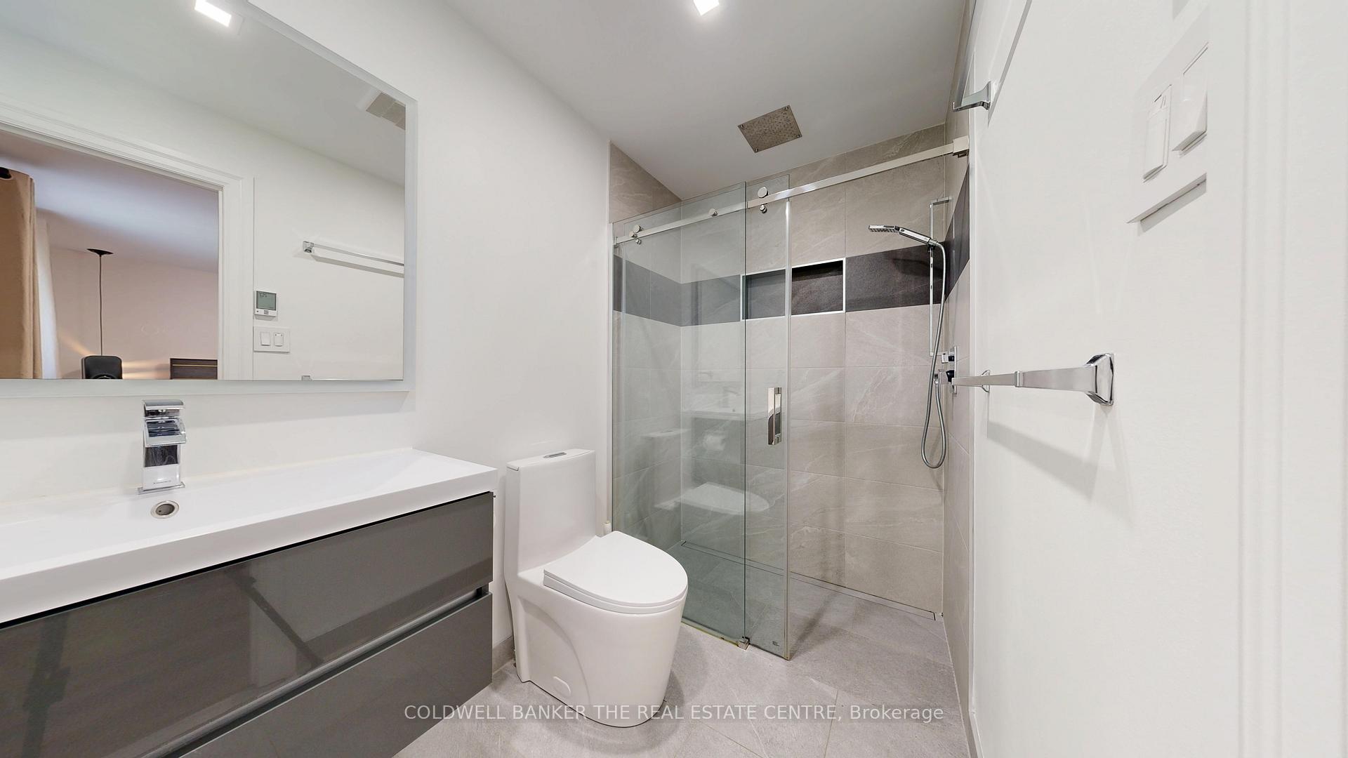 Photo 16 of 40 Whitefaulds Road, Vaughan, Maple — HOMEH