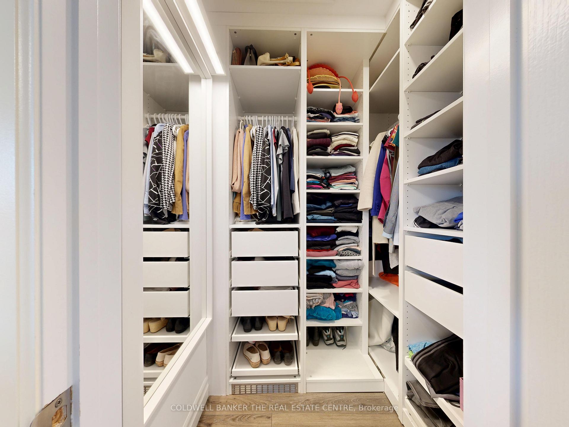 Photo 17 of 40 Whitefaulds Road, Vaughan, Maple — HOMEH
