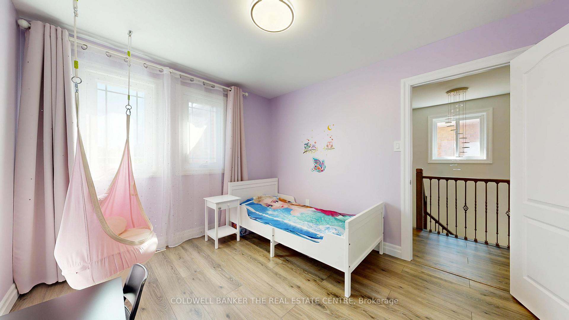 Photo 18 of 40 Whitefaulds Road, Vaughan, Maple — HOMEH