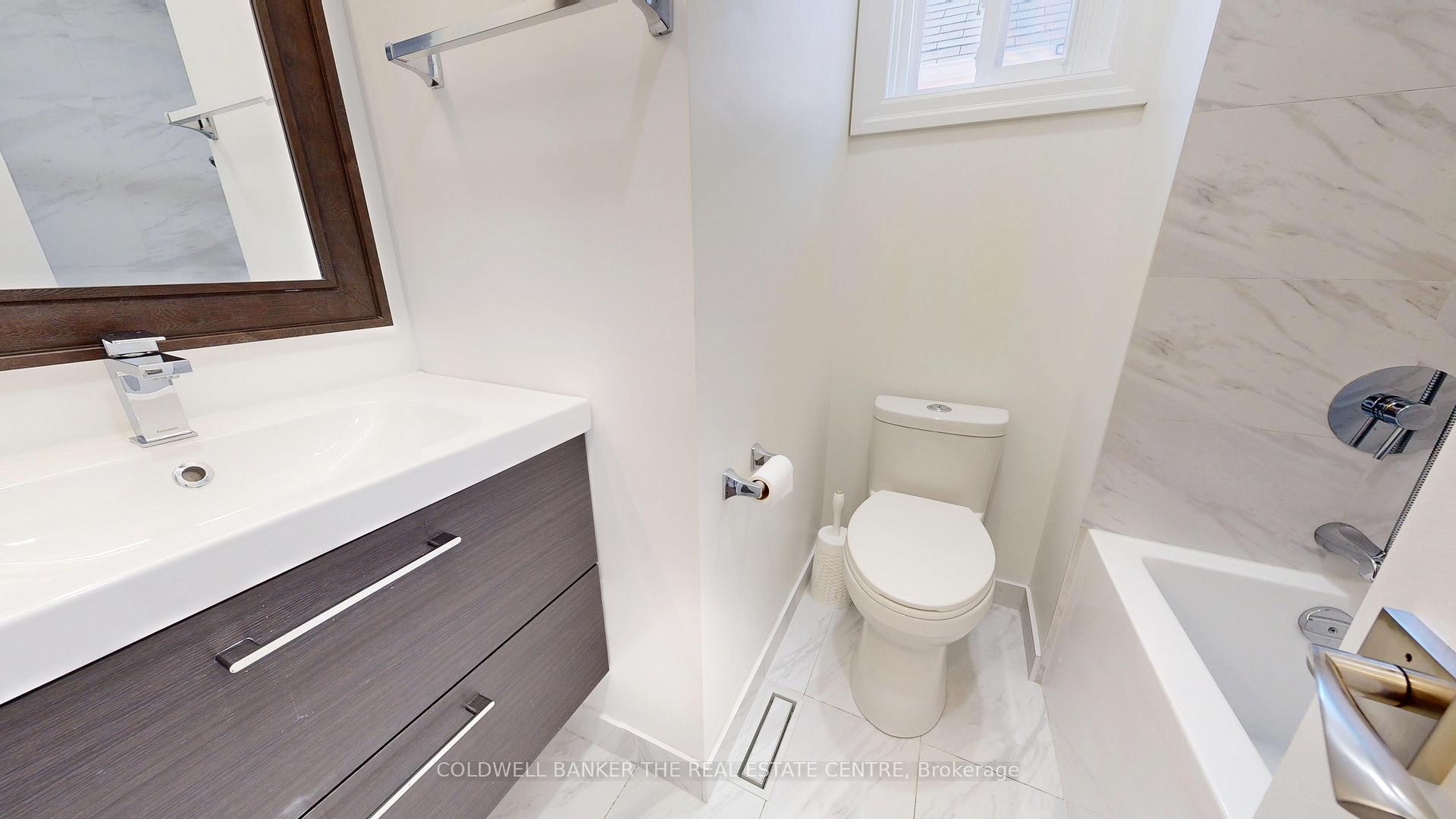 Photo 19 of 40 Whitefaulds Road, Vaughan, Maple — HOMEH