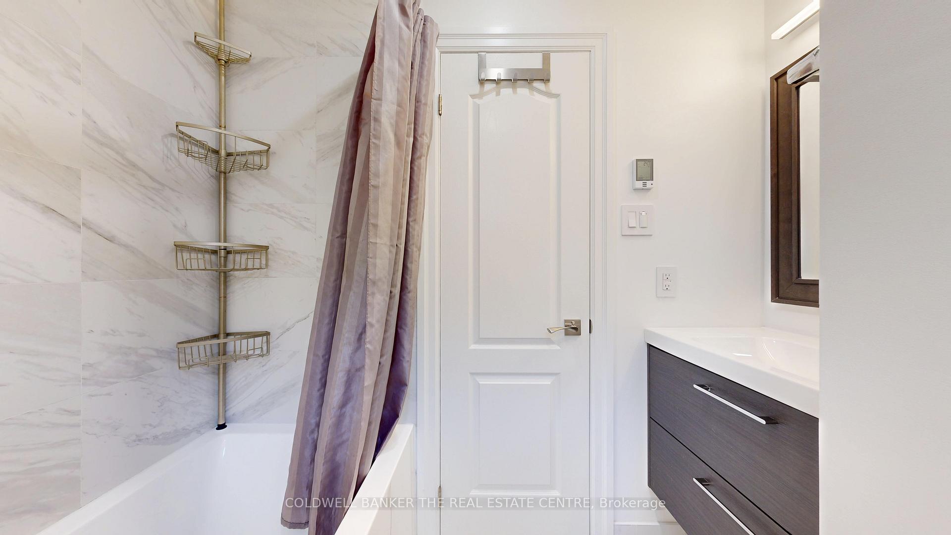 Photo 20 of 40 Whitefaulds Road, Vaughan, Maple — HOMEH
