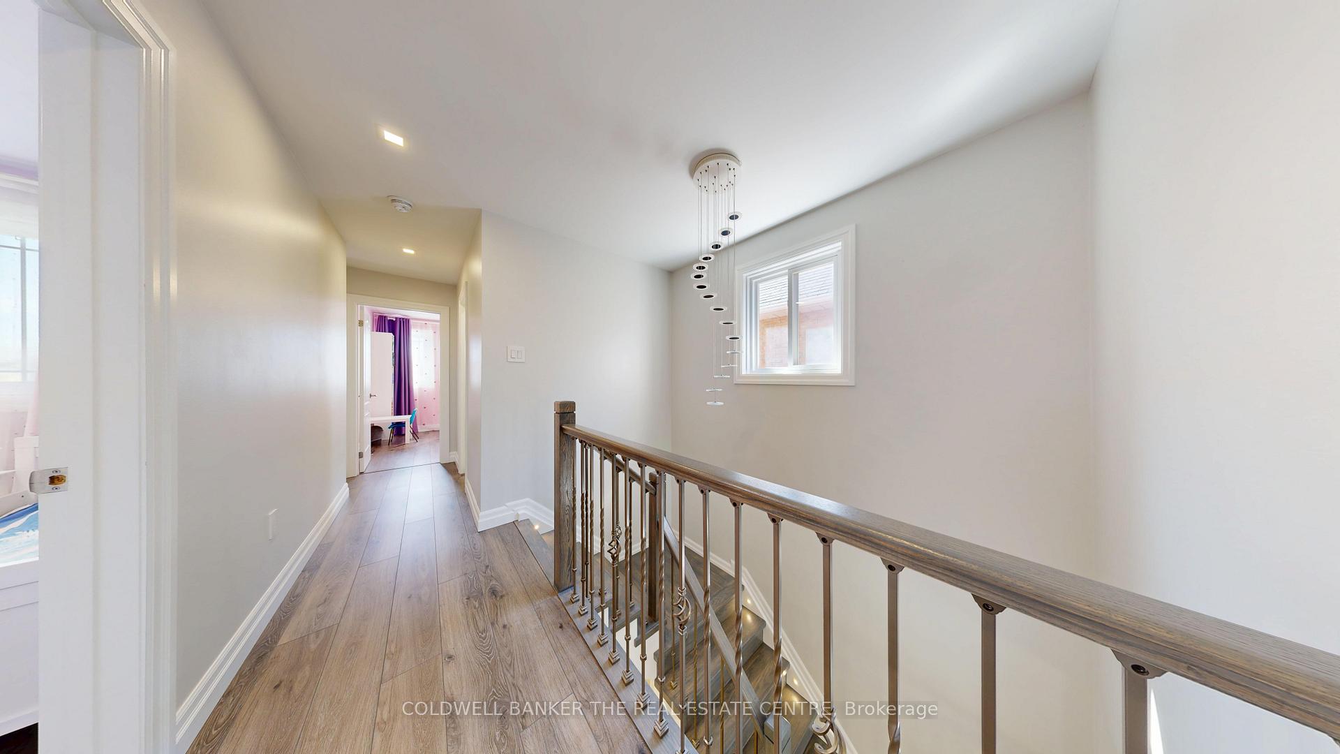 Photo 21 of 40 Whitefaulds Road, Vaughan, Maple — HOMEH
