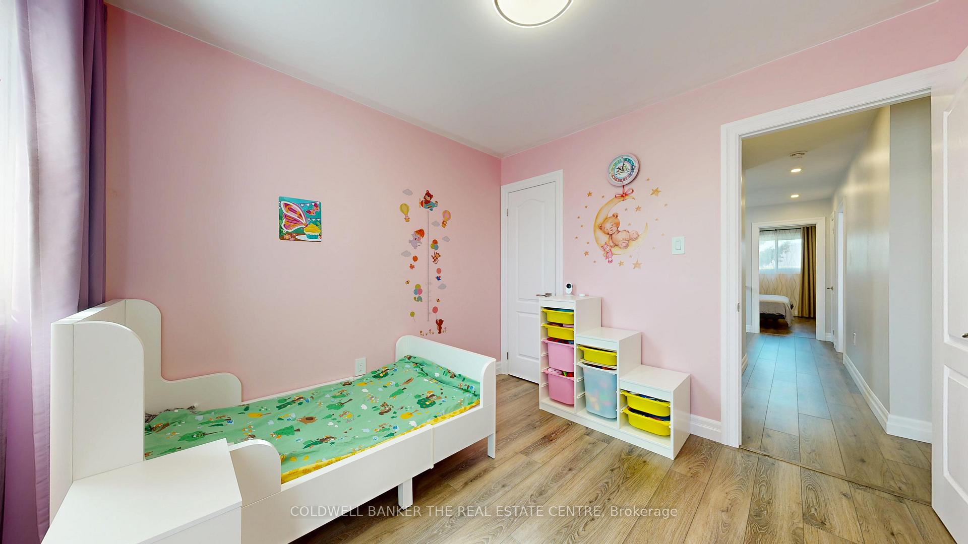 Photo 23 of 40 Whitefaulds Road, Vaughan, Maple — HOMEH