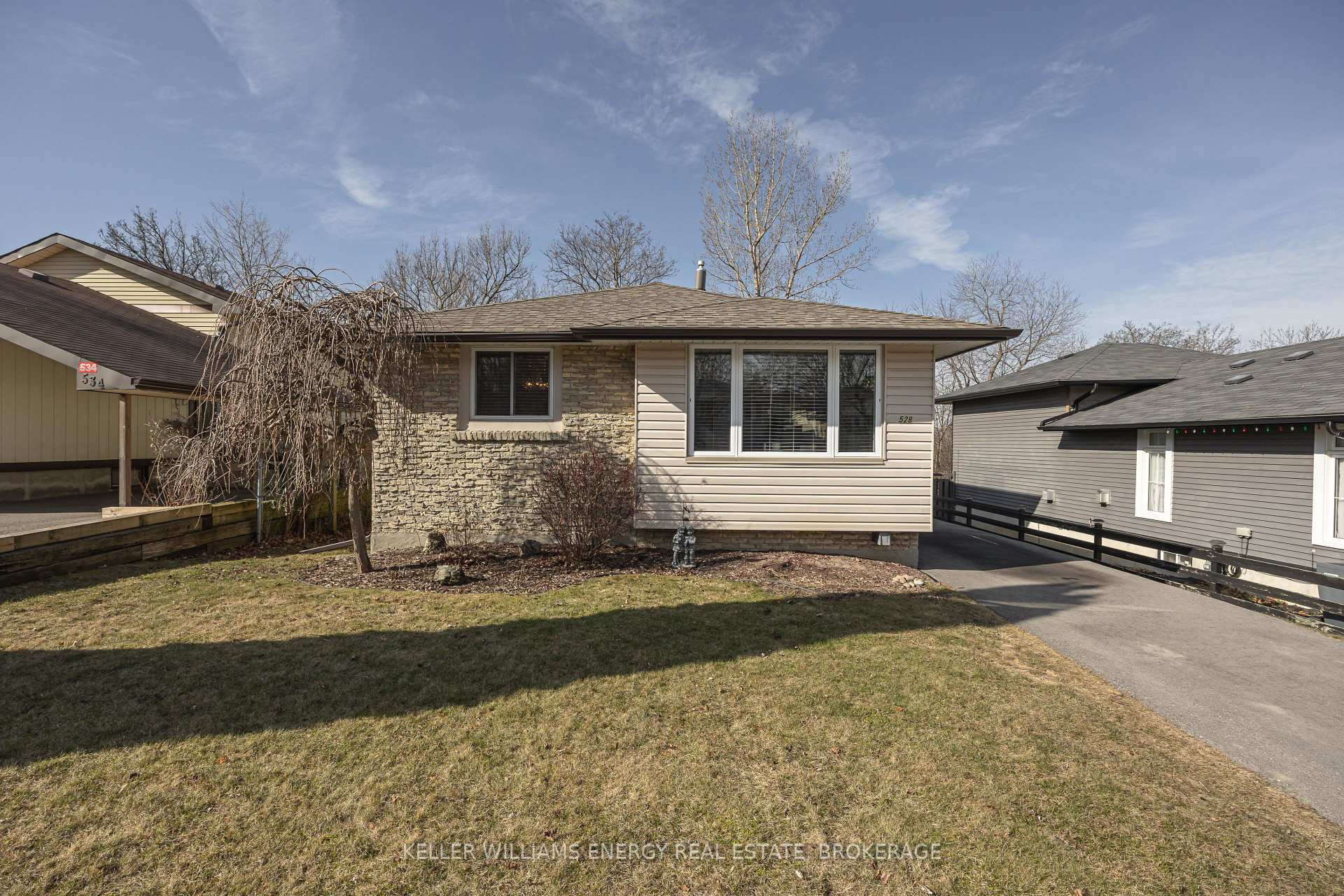 Photo 1 of 528 Annandale Street, Oshawa, Donevan — HOMEH