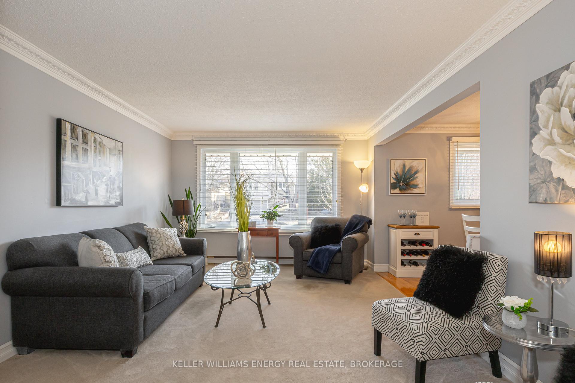 Photo 3 of 528 Annandale Street, Oshawa, Donevan — HOMEH