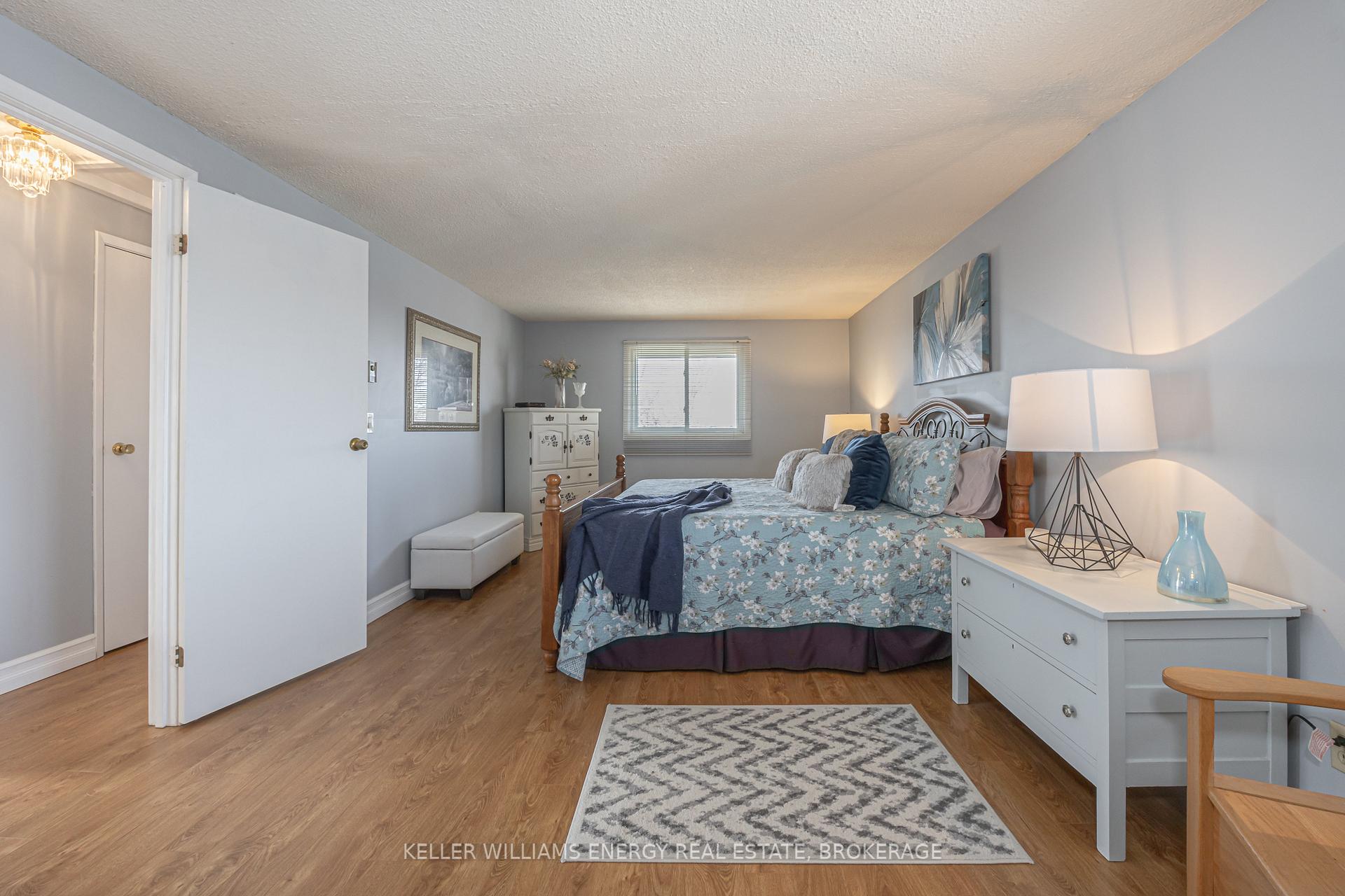 Photo 10 of 528 Annandale Street, Oshawa, Donevan — HOMEH