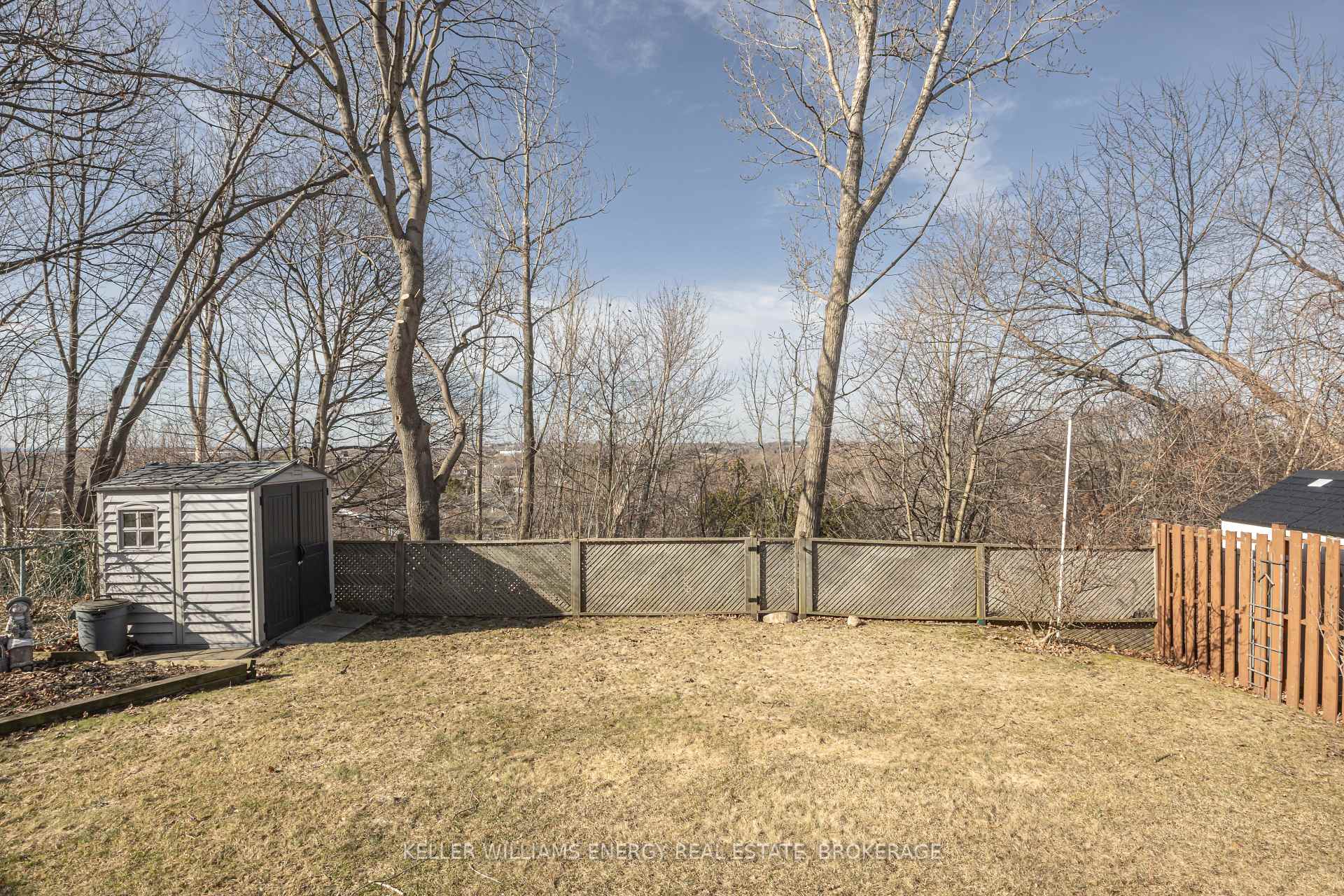 Photo 23 of 528 Annandale Street, Oshawa, Donevan — HOMEH