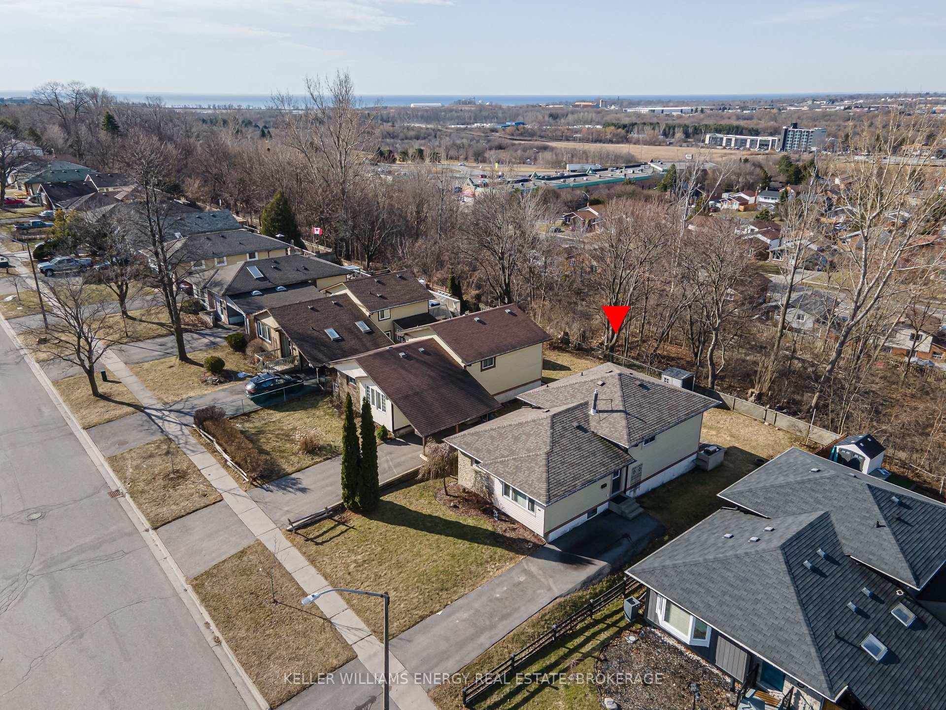 Photo 24 of 528 Annandale Street, Oshawa, Donevan — HOMEH