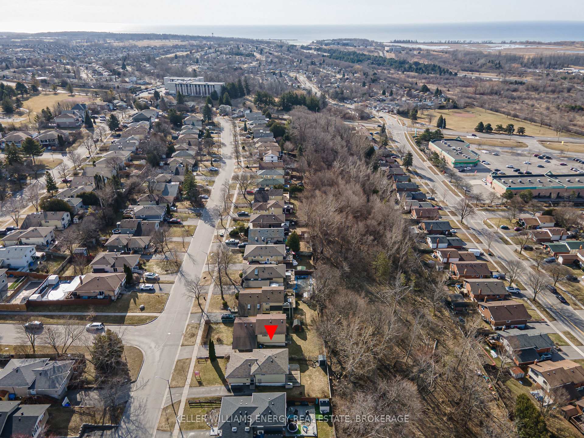 Photo 25 of 528 Annandale Street, Oshawa, Donevan — HOMEH