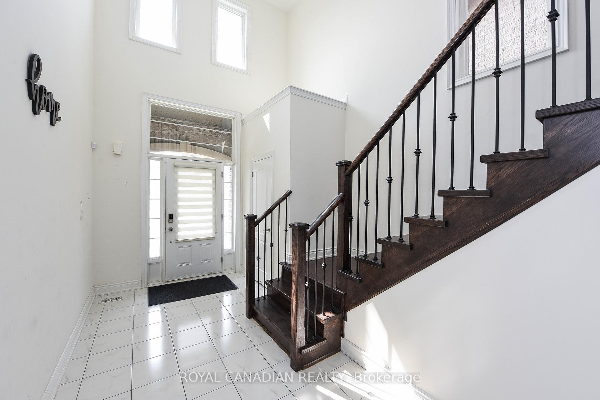 Photo 7 of Unit Upper, 8 Prairie Creek Crescent, Brampton, Bram West — HOMEH
