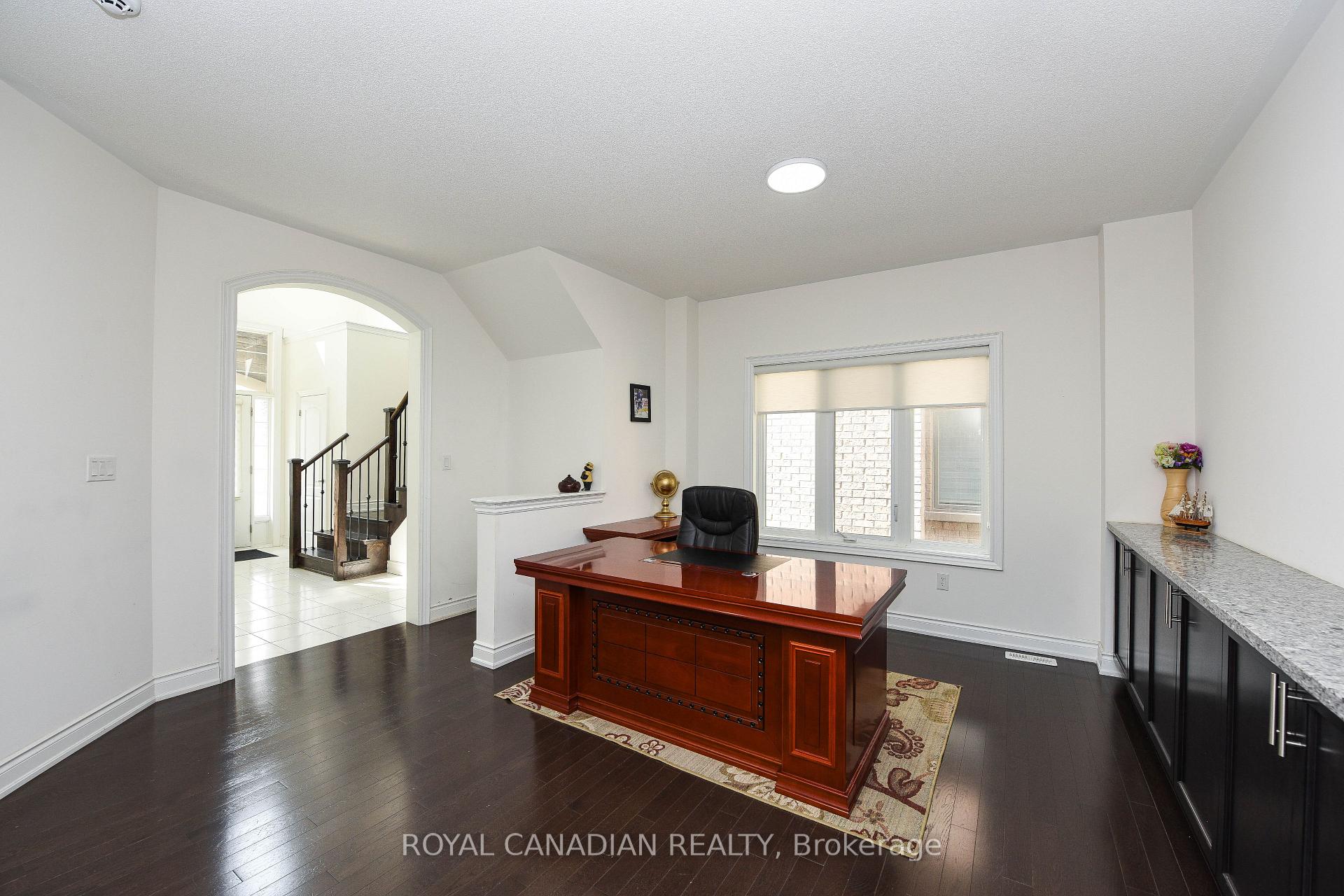 Photo 6 of Unit Upper, 8 Prairie Creek Crescent, Brampton, Bram West — HOMEH