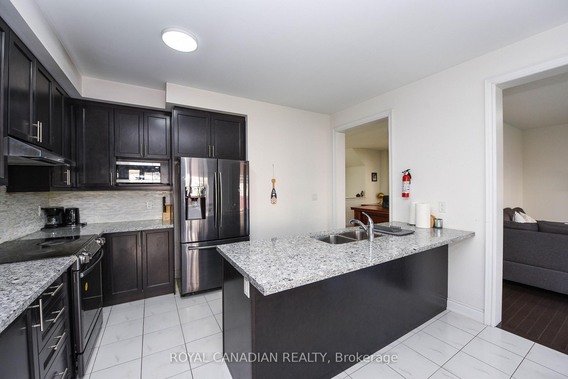 Photo 9 of Unit Upper, 8 Prairie Creek Crescent, Brampton, Bram West — HOMEH