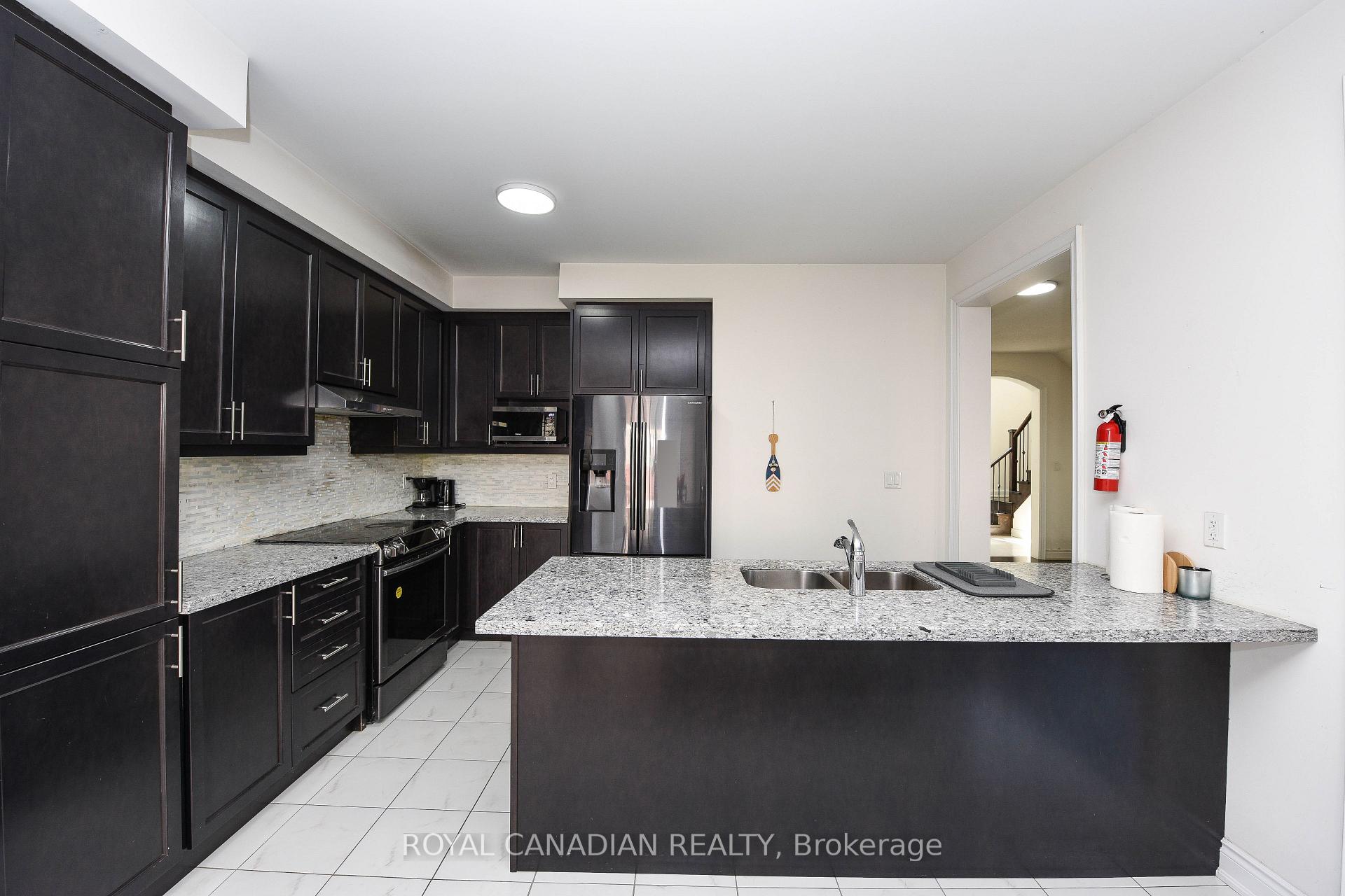 Photo 10 of Unit Upper, 8 Prairie Creek Crescent, Brampton, Bram West — HOMEH