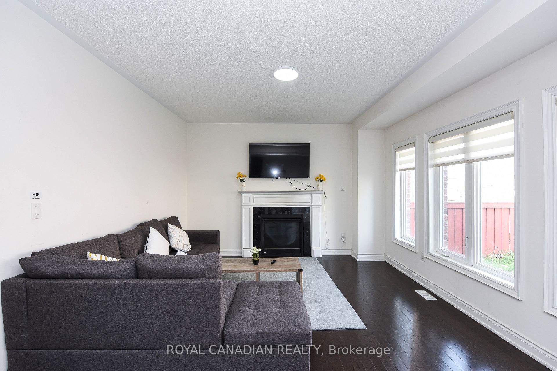 Photo 15 of Unit Upper, 8 Prairie Creek Crescent, Brampton, Bram West — HOMEH