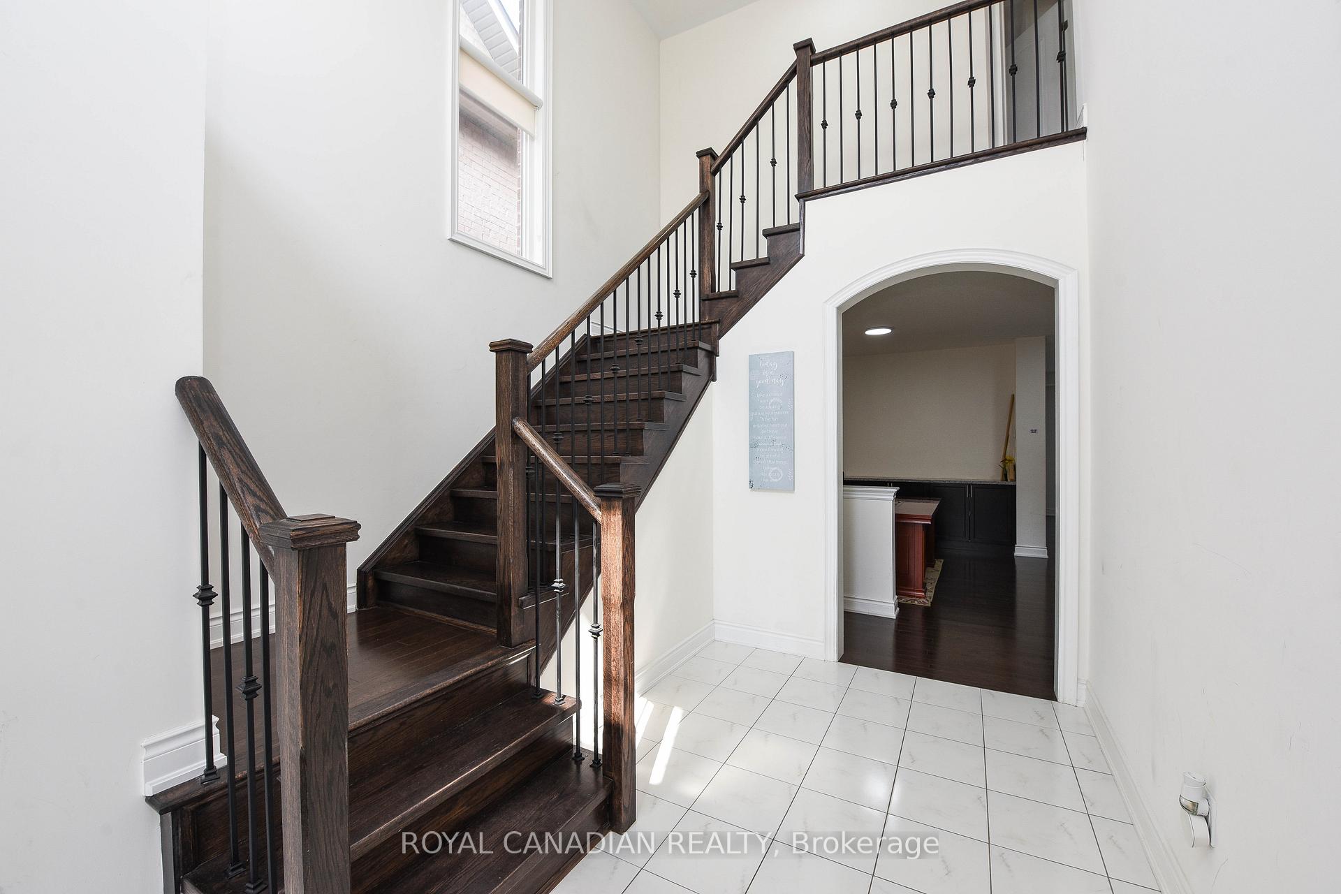 Photo 16 of Unit Upper, 8 Prairie Creek Crescent, Brampton, Bram West — HOMEH