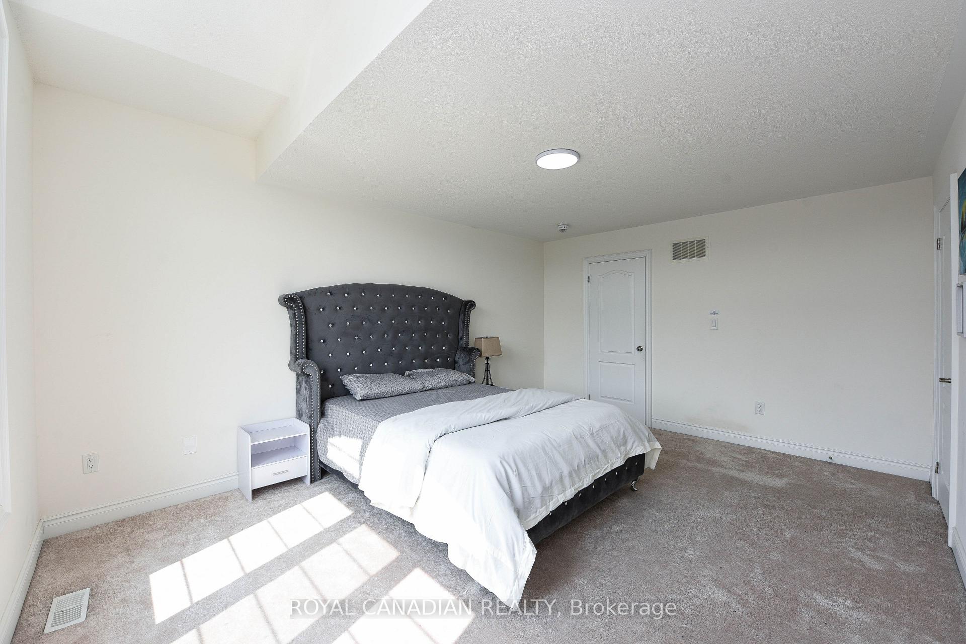 Photo 19 of Unit Upper, 8 Prairie Creek Crescent, Brampton, Bram West — HOMEH
