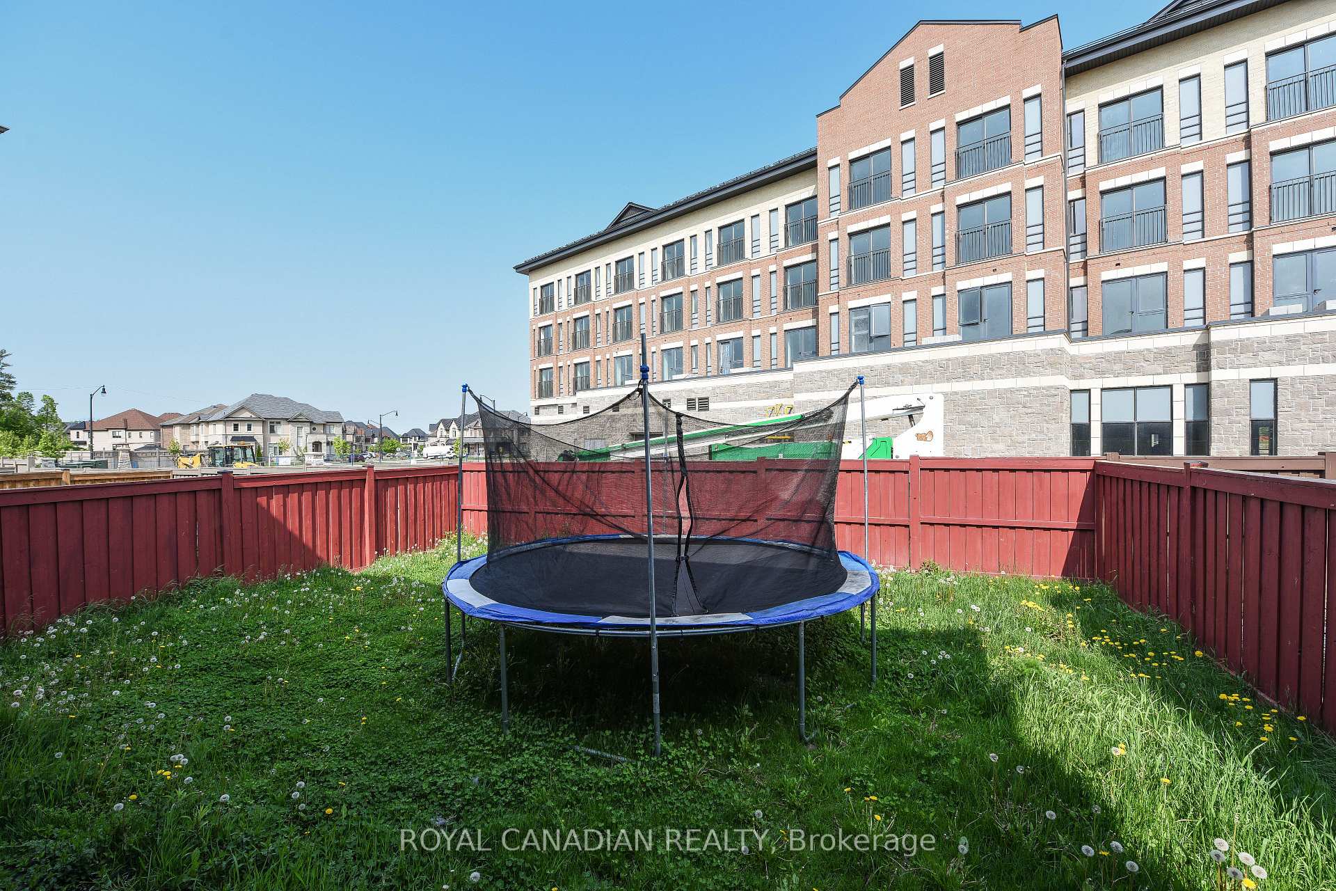Photo 29 of Unit Upper, 8 Prairie Creek Crescent, Brampton, Bram West — HOMEH