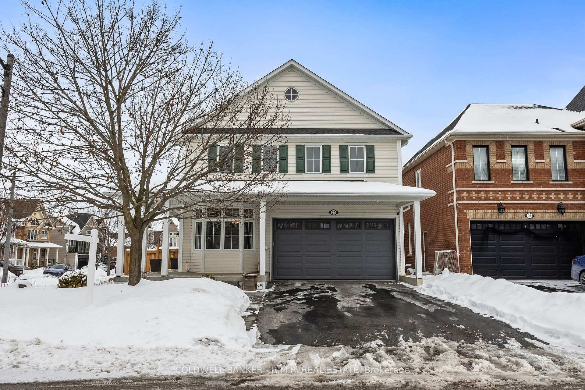 Photo 2 of 34 Eastgate Circle, Whitby, Brooklin — HOMEH
