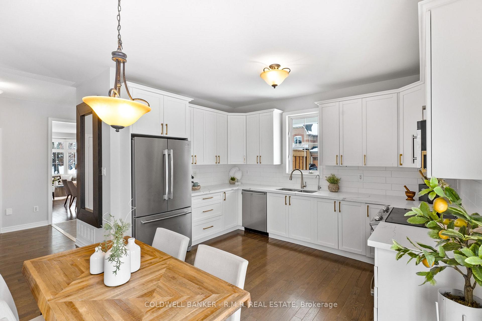 Photo 6 of 34 Eastgate Circle, Whitby, Brooklin — HOMEH