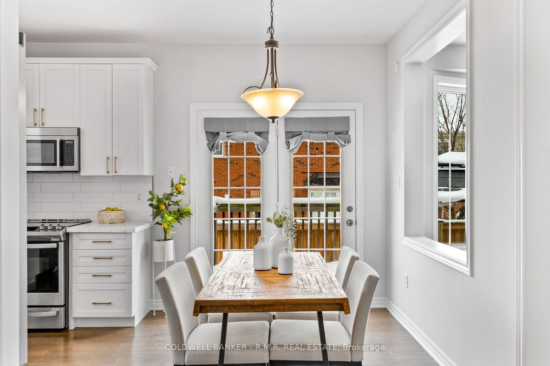 Photo 7 of 34 Eastgate Circle, Whitby, Brooklin — HOMEH