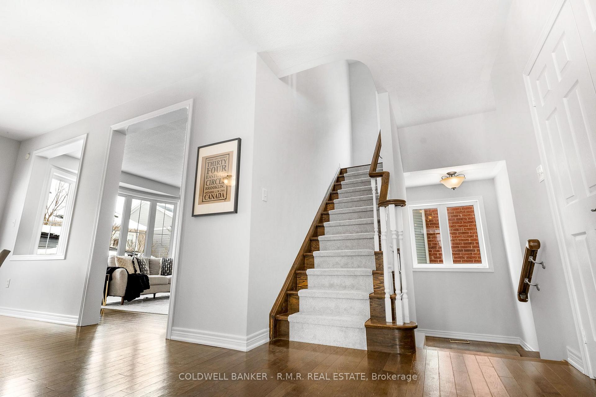 Photo 15 of 34 Eastgate Circle, Whitby, Brooklin — HOMEH