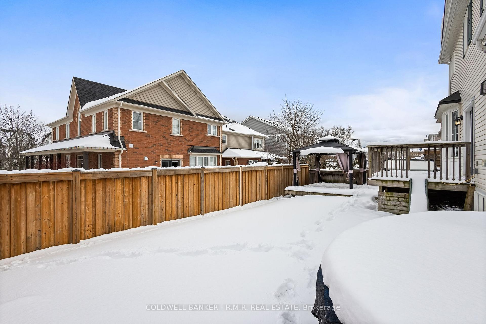 Photo 26 of 34 Eastgate Circle, Whitby, Brooklin — HOMEH