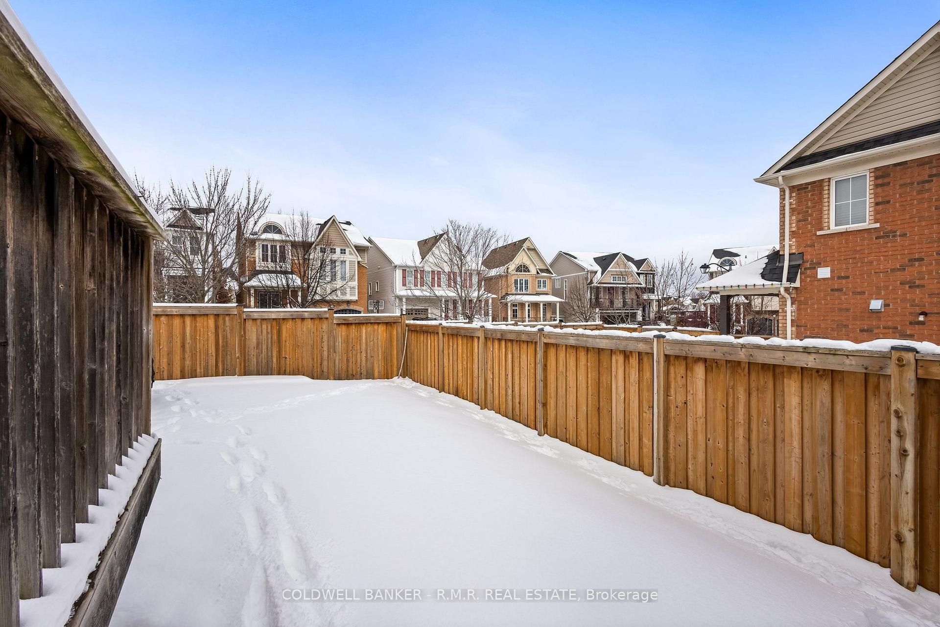 Photo 27 of 34 Eastgate Circle, Whitby, Brooklin — HOMEH