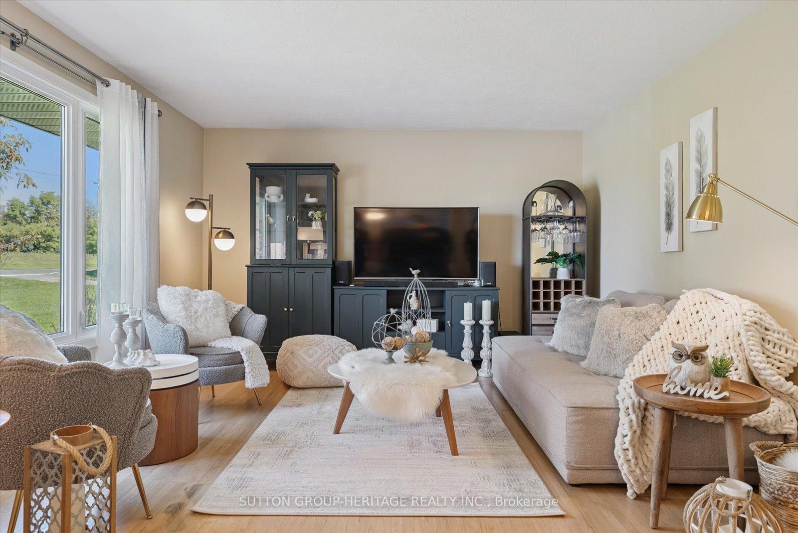 Photo 10 of 619 Towerhill Road, Peterborough, Northcrest Ward 5 — HOMEH