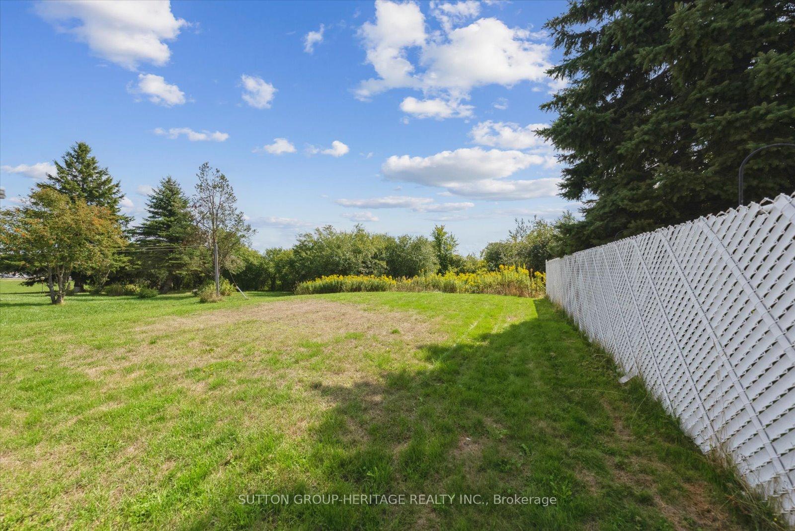 Photo 38 of 619 Towerhill Road, Peterborough, Northcrest Ward 5 — HOMEH