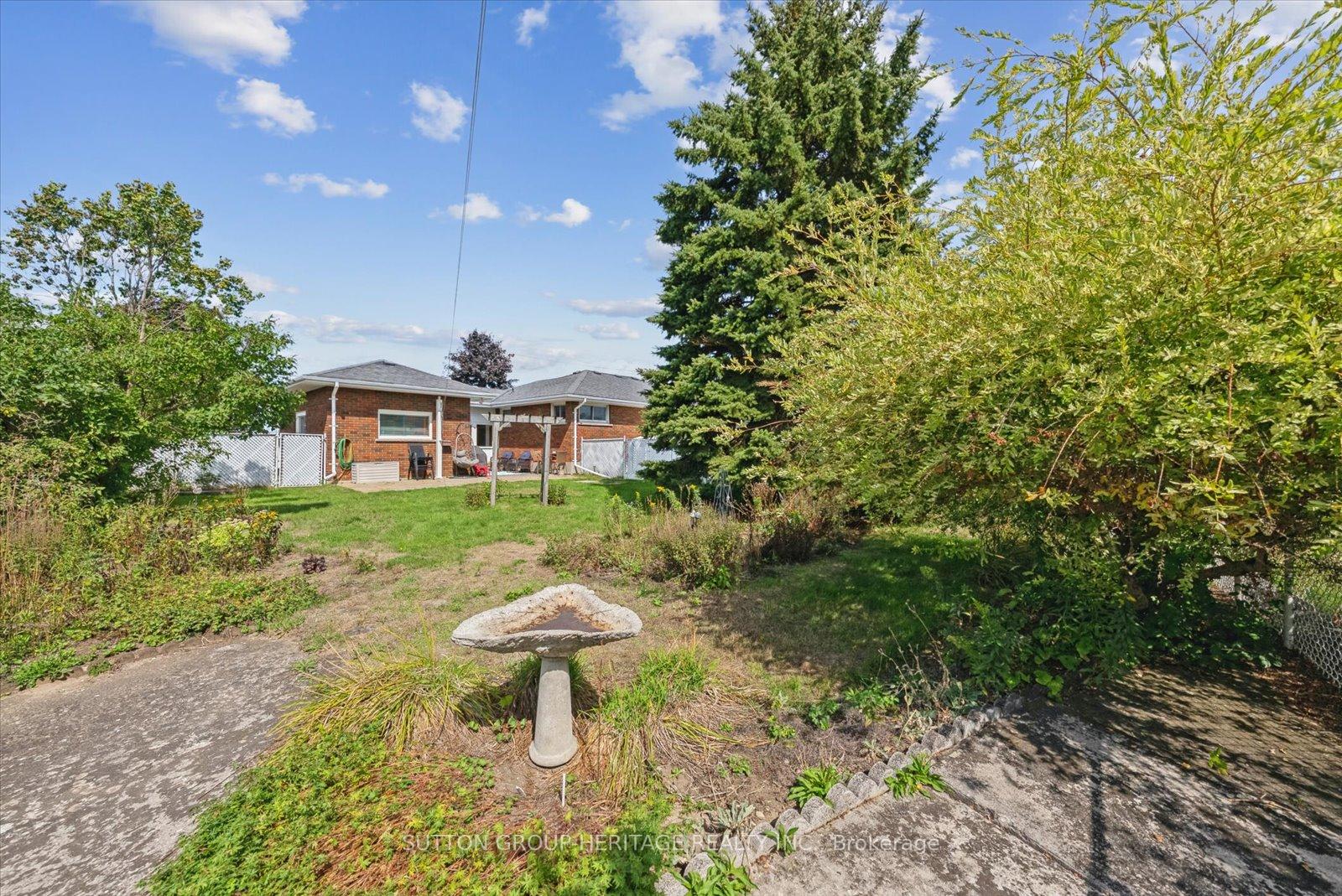 Photo 40 of 619 Towerhill Road, Peterborough, Northcrest Ward 5 — HOMEH