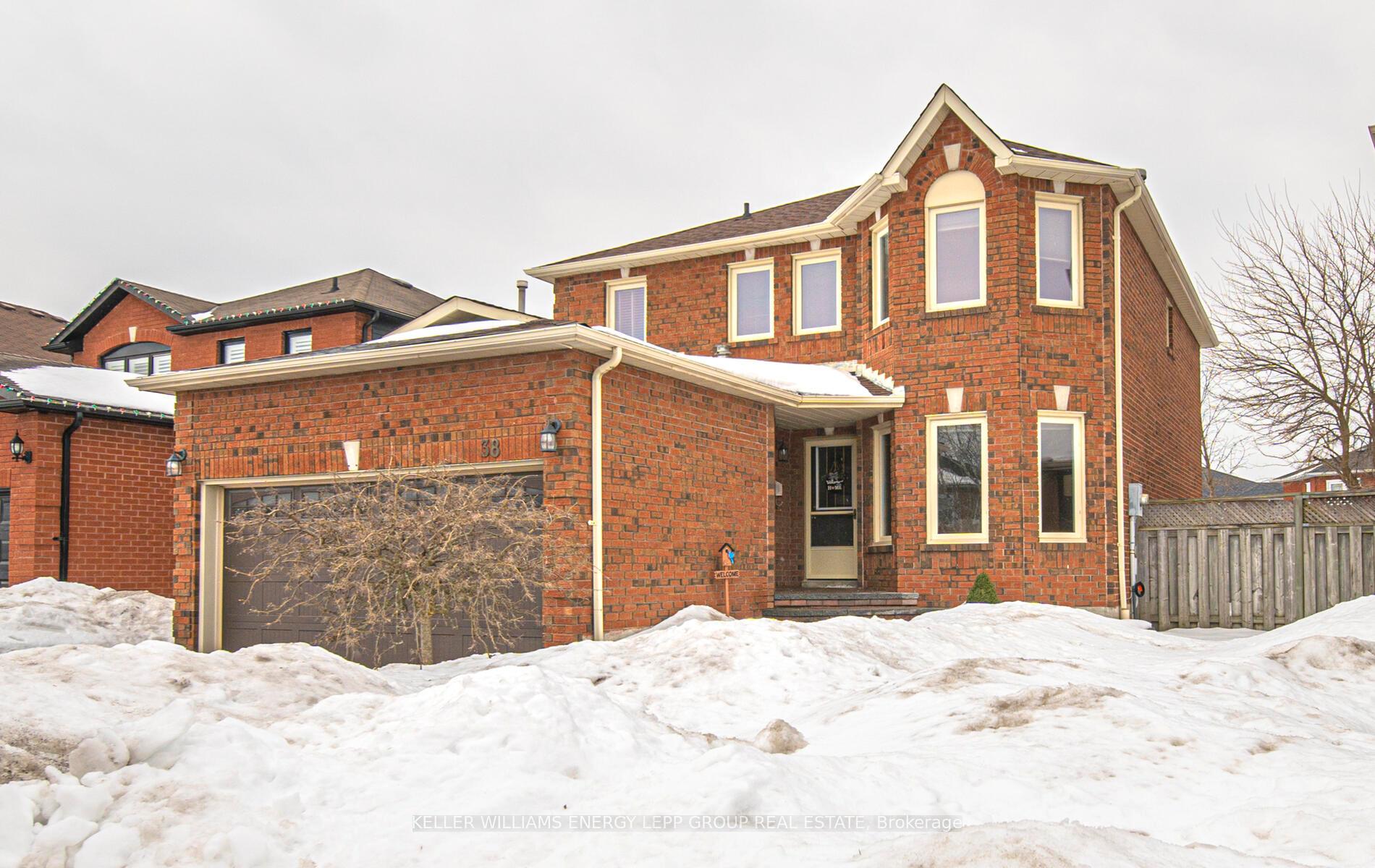 Photo 2 of 38 Fencerow Drive, Whitby, Rolling Acres — HOMEH