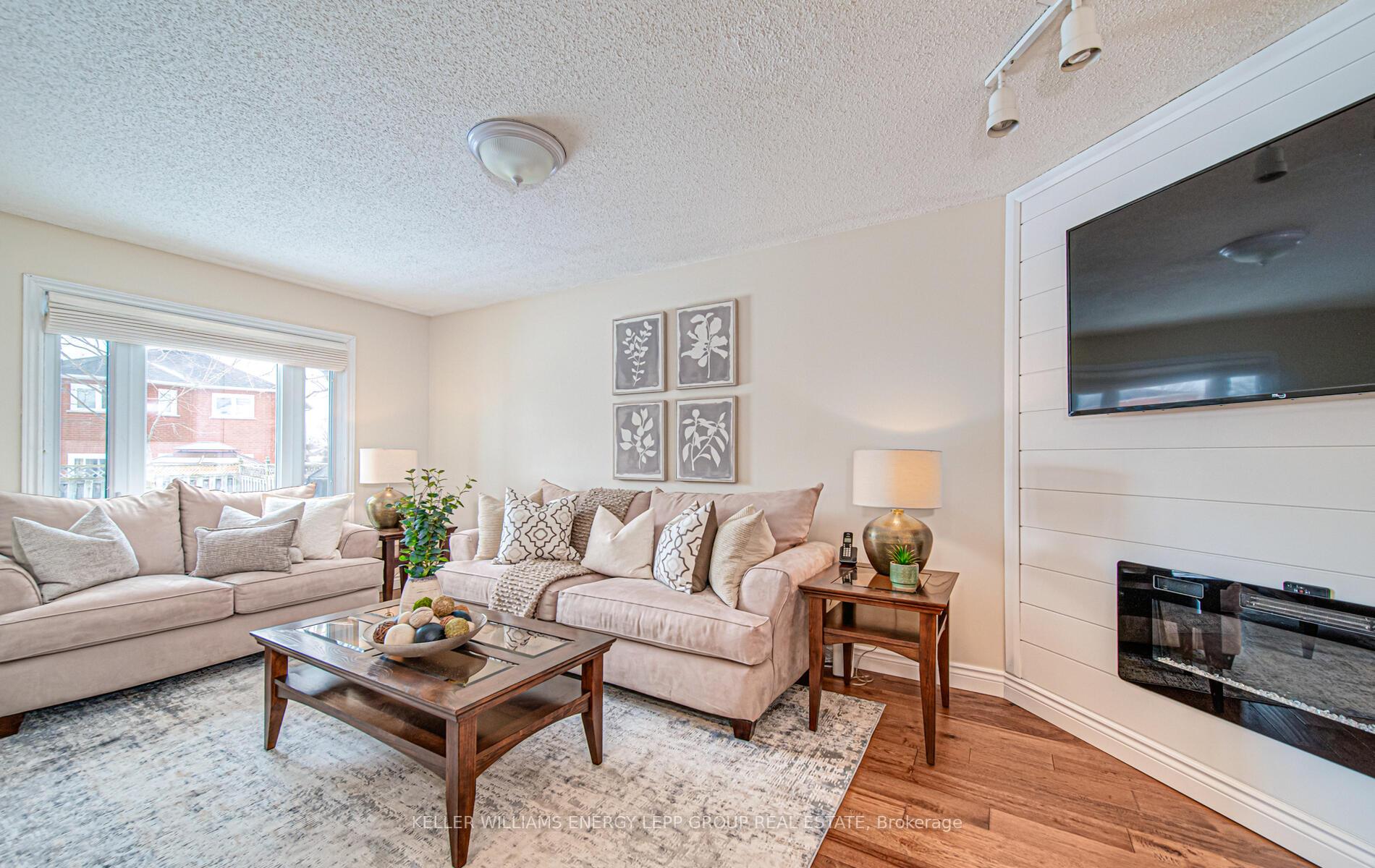 Photo 19 of 38 Fencerow Drive, Whitby, Rolling Acres — HOMEH