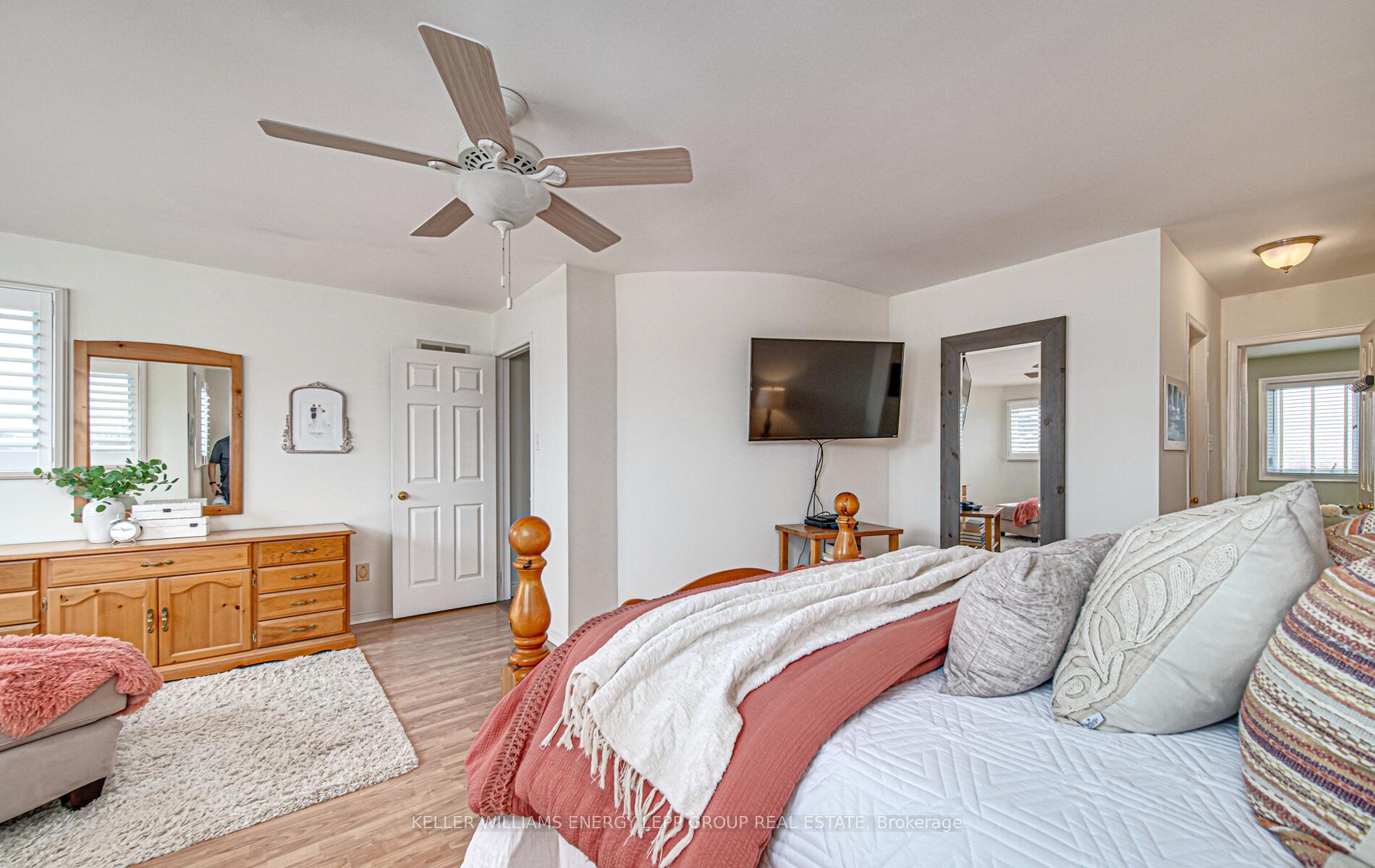 Photo 25 of 38 Fencerow Drive, Whitby, Rolling Acres — HOMEH