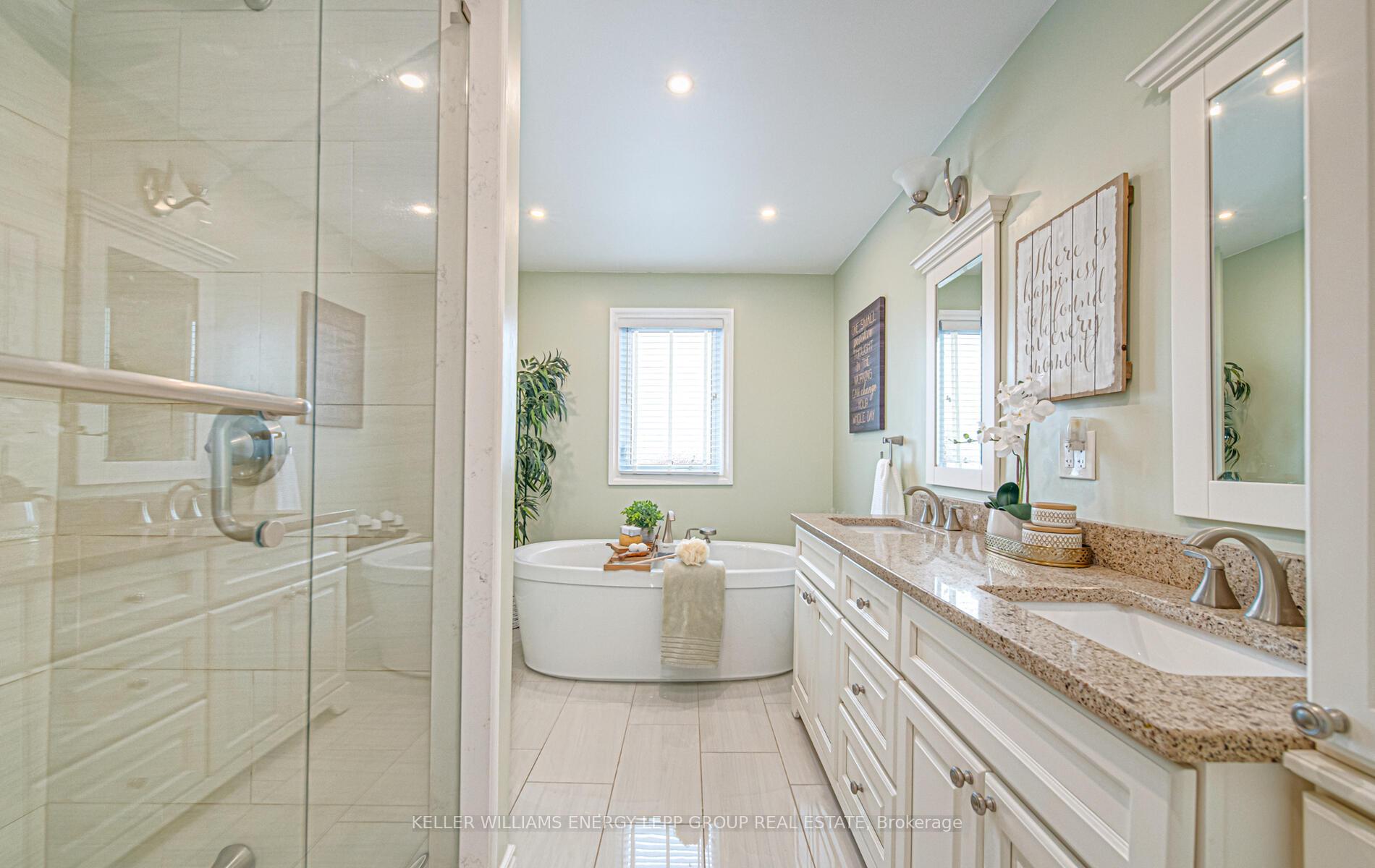 Photo 27 of 38 Fencerow Drive, Whitby, Rolling Acres — HOMEH