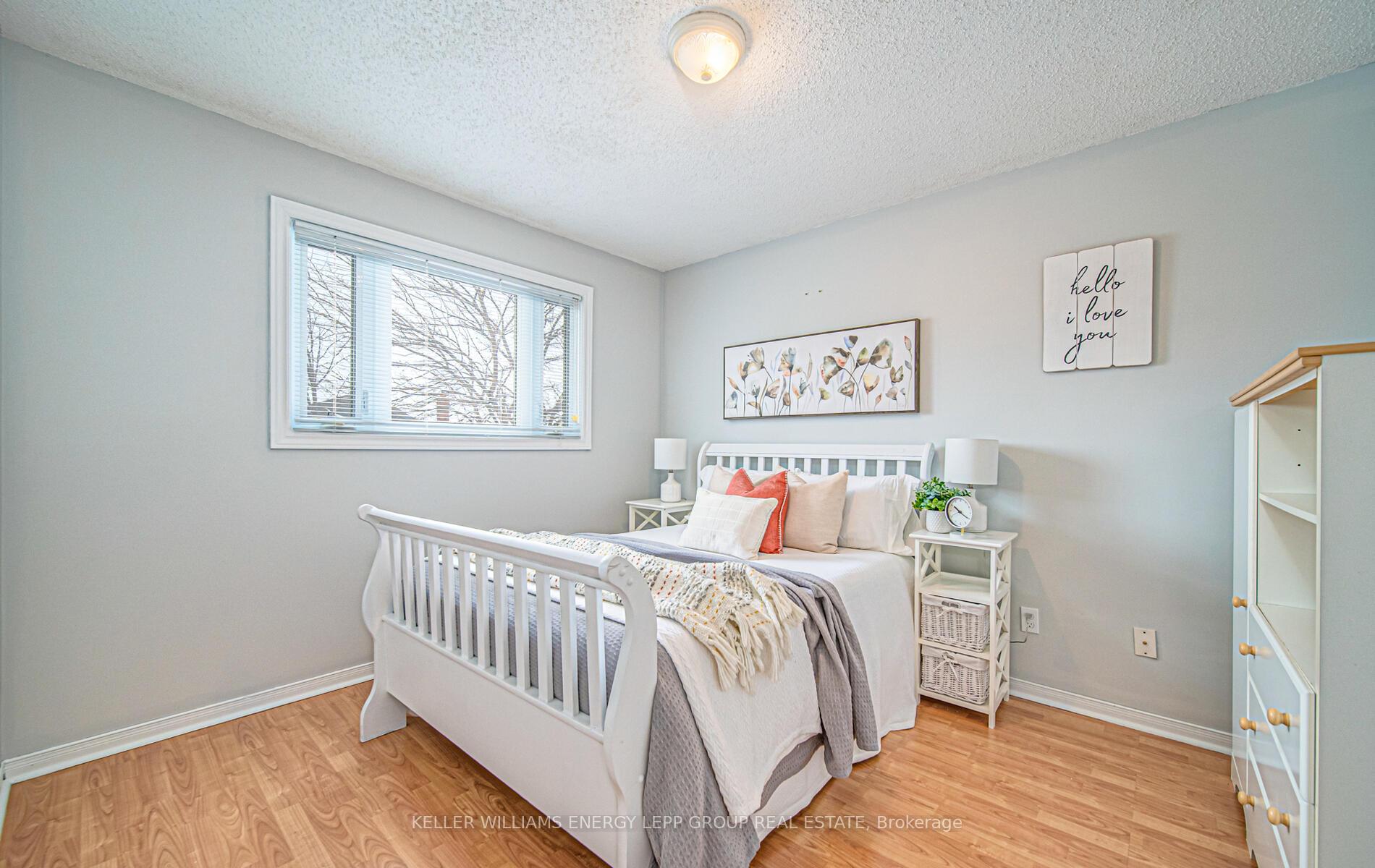 Photo 29 of 38 Fencerow Drive, Whitby, Rolling Acres — HOMEH