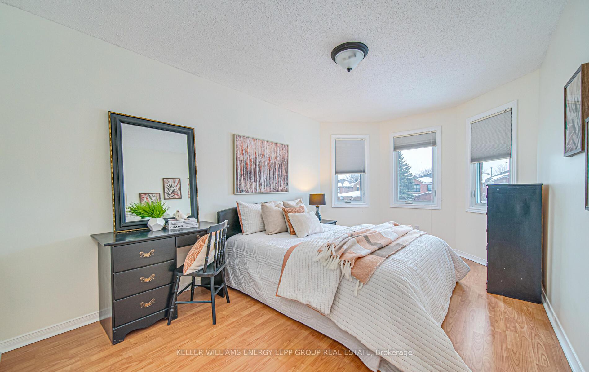 Photo 32 of 38 Fencerow Drive, Whitby, Rolling Acres — HOMEH
