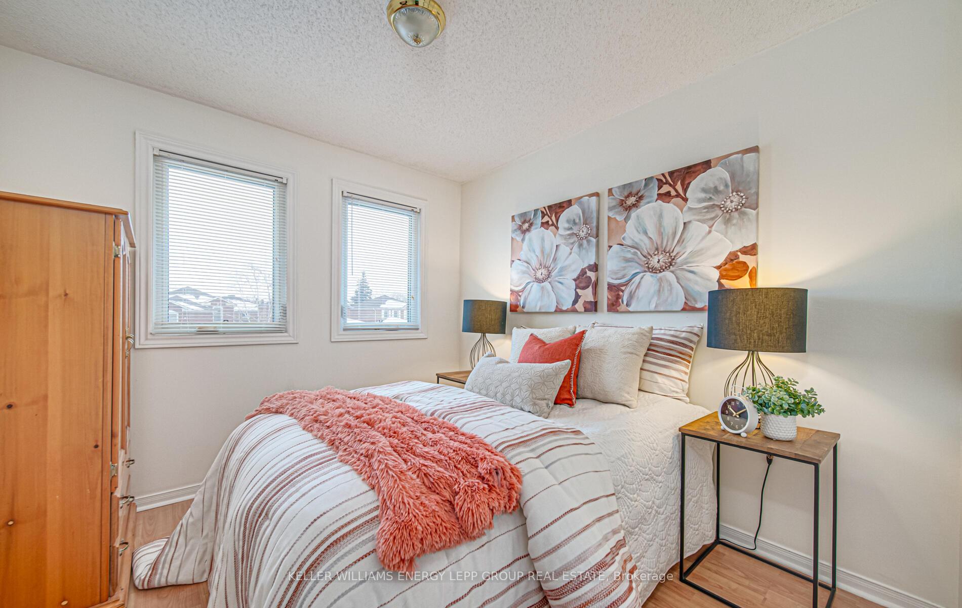 Photo 34 of 38 Fencerow Drive, Whitby, Rolling Acres — HOMEH