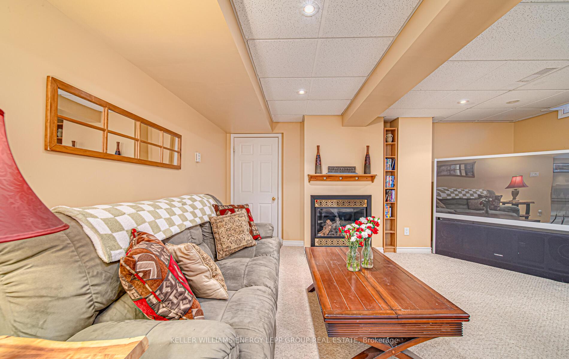 Photo 36 of 38 Fencerow Drive, Whitby, Rolling Acres — HOMEH