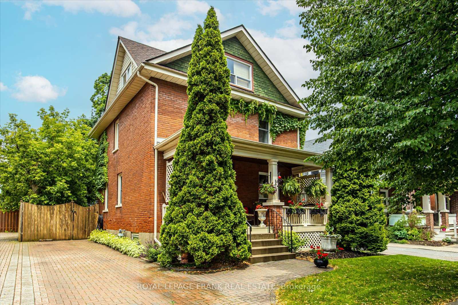 Photo 2 of 290 Arthur Street, Oshawa, Central — HOMEH