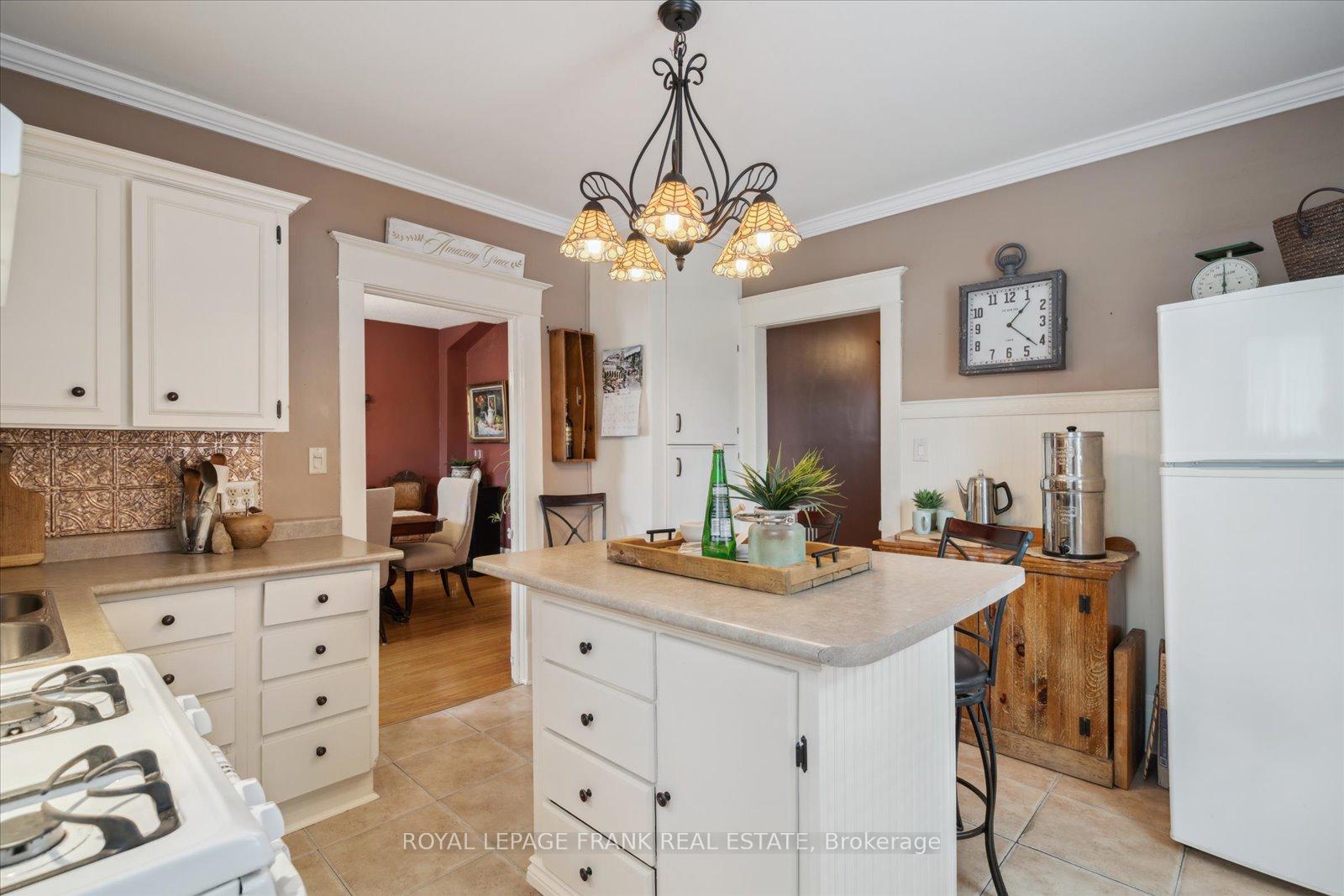 Photo 15 of 290 Arthur Street, Oshawa, Central — HOMEH