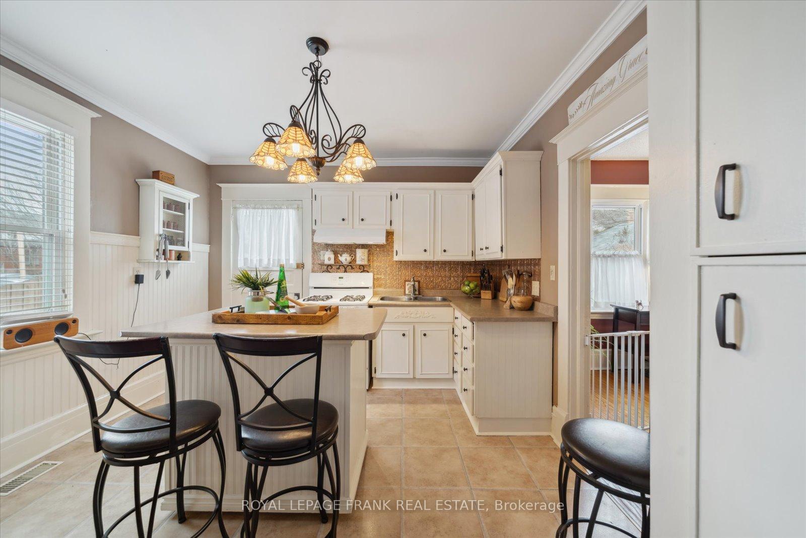 Photo 18 of 290 Arthur Street, Oshawa, Central — HOMEH
