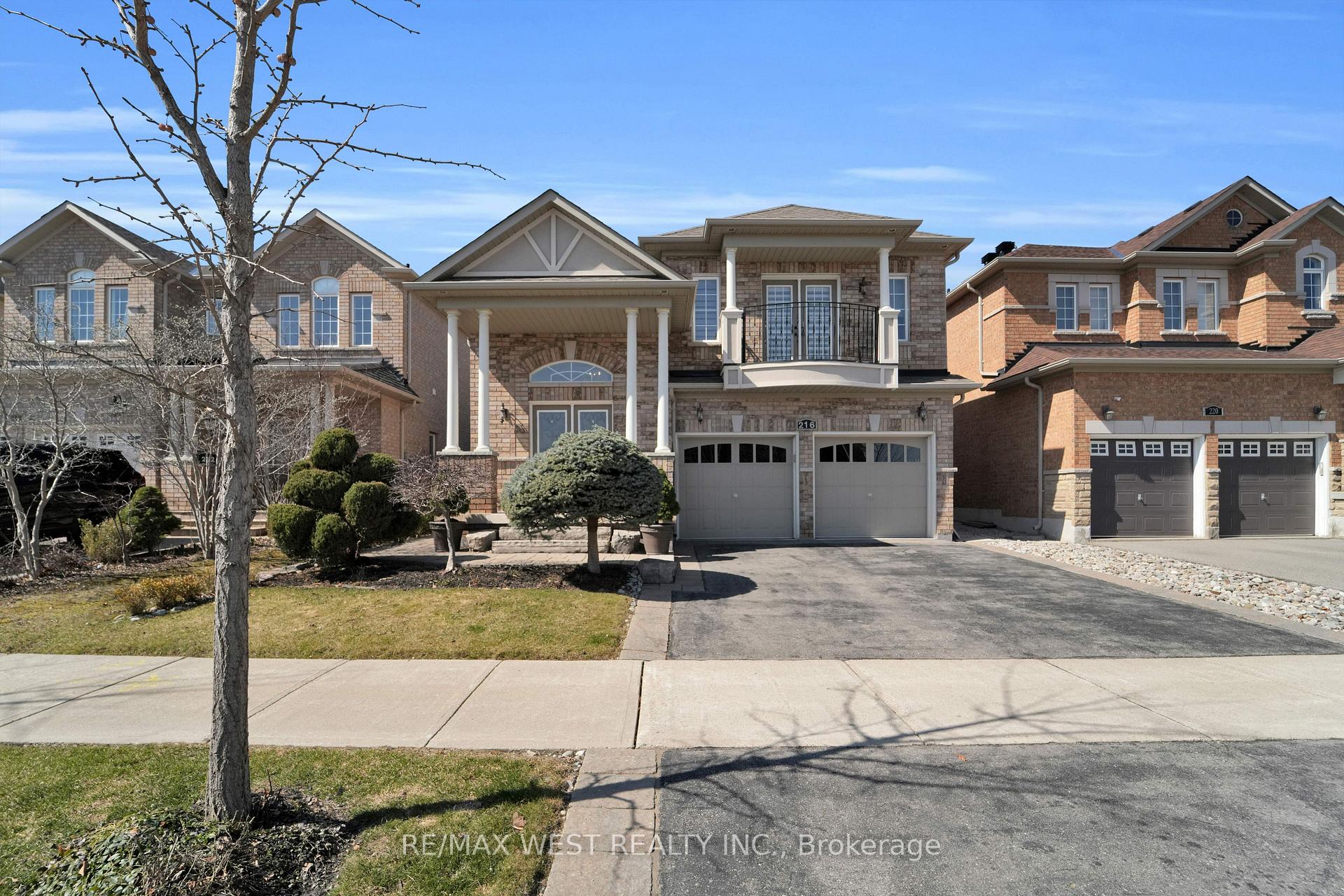 Front of 216 Sir Sanford Fleming Way