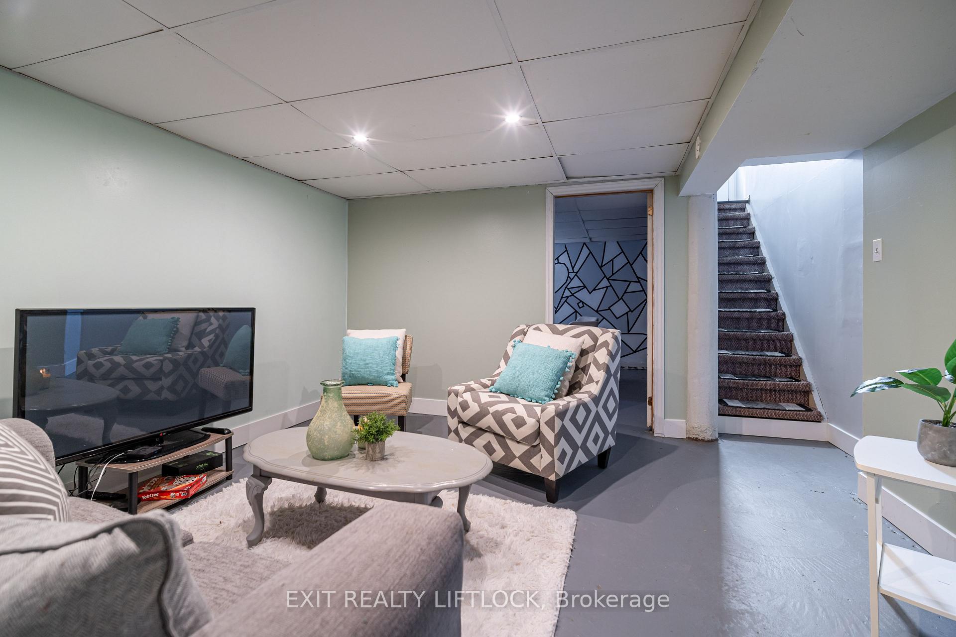 Photo 10 of 489 Hamilton Street, Peterborough, Otonabee Ward 1 — HOMEH