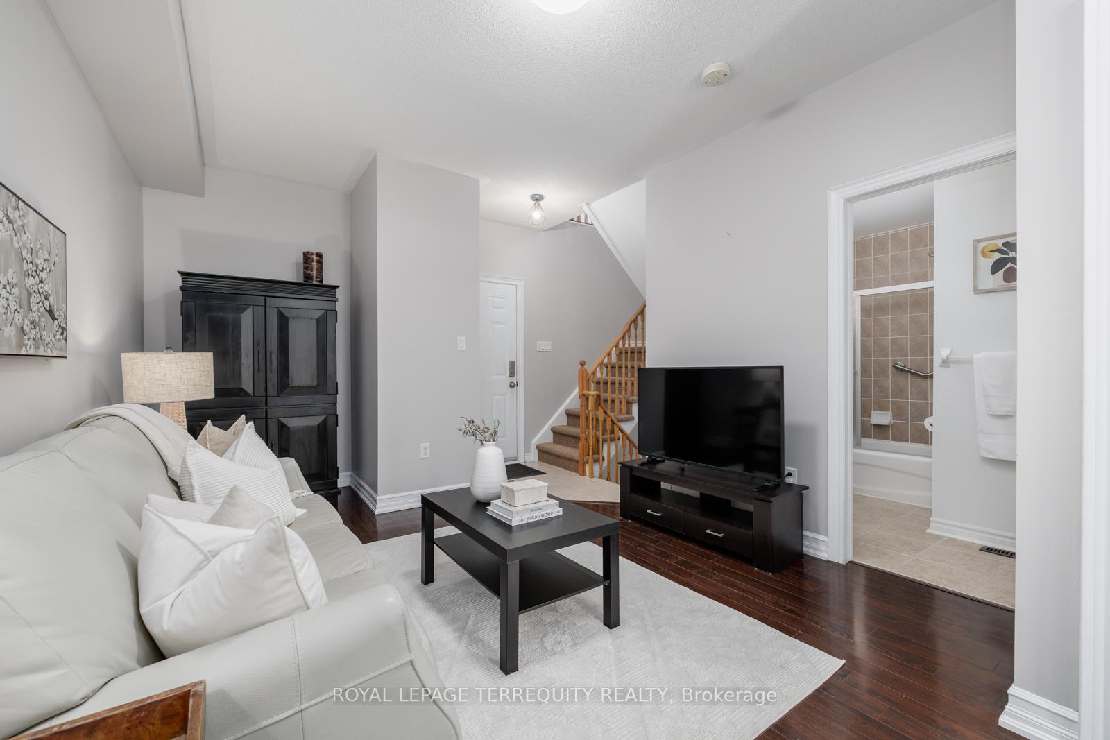 Photo 6 of 7 Wicker Park Way, Whitby, Pringle Creek — HOMEH