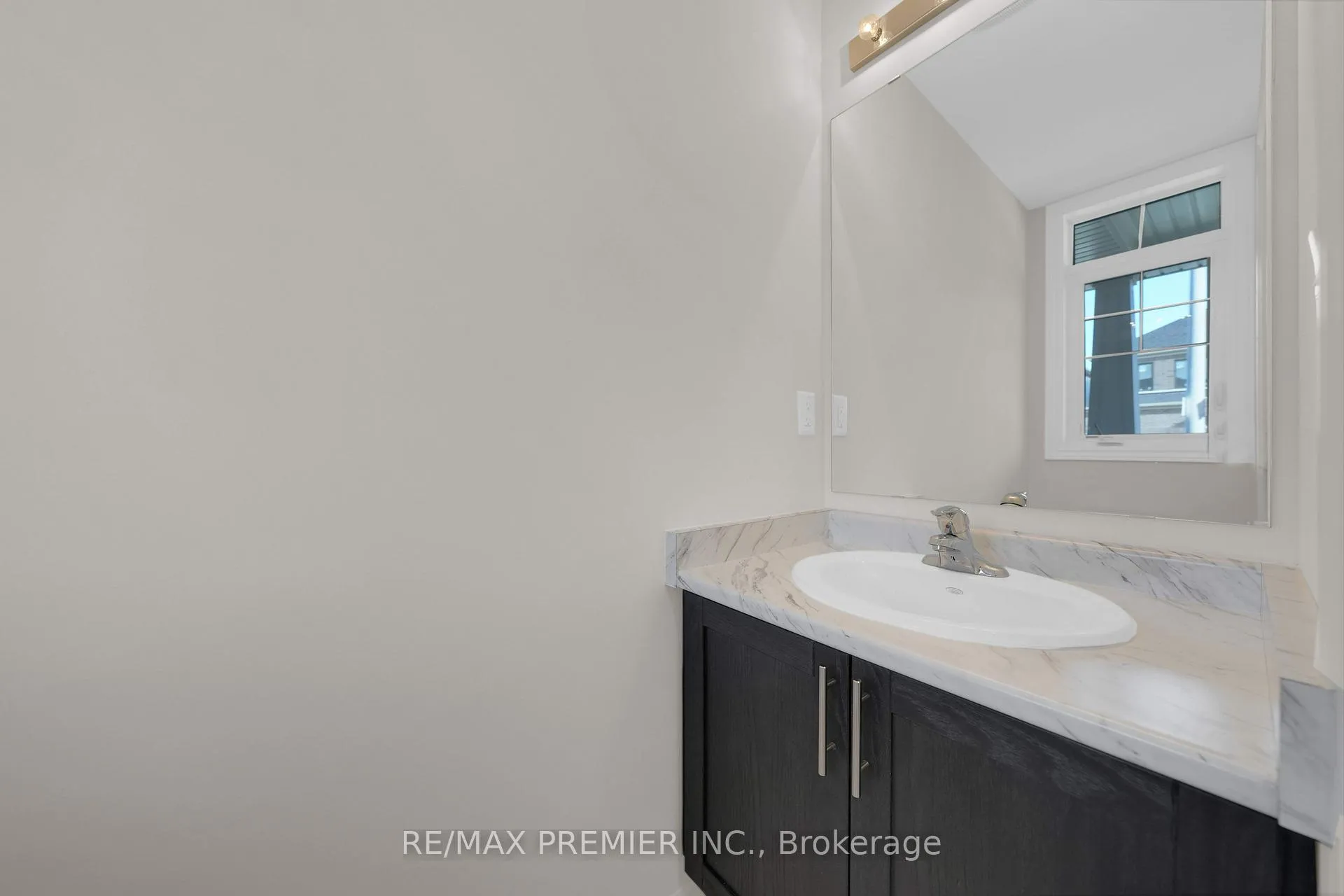 Photo 13 of 16 Prudhoe Terrace, Barrie, Rural Barrie Southeast — HOMEH