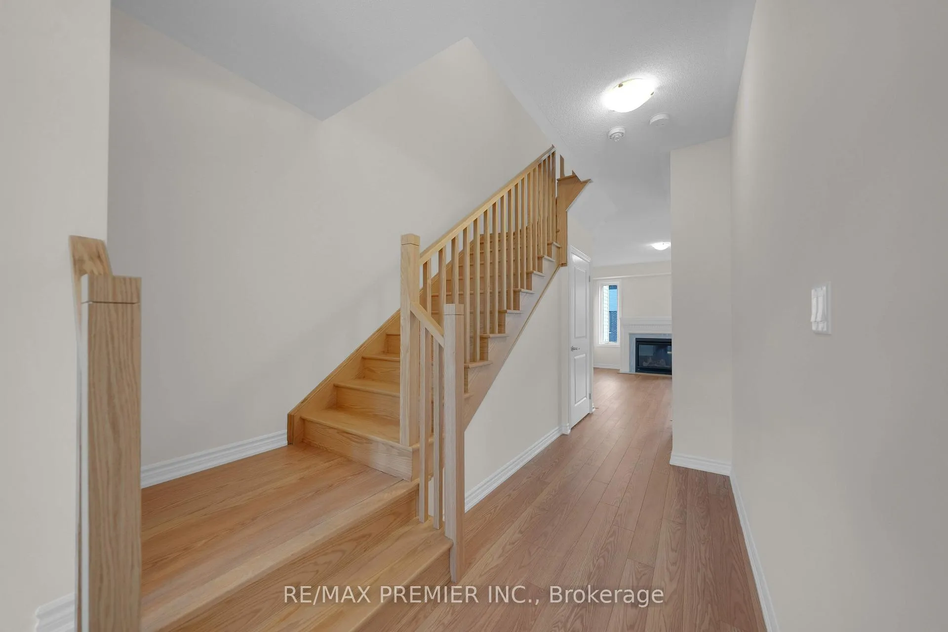 Photo 18 of 16 Prudhoe Terrace, Barrie, Rural Barrie Southeast — HOMEH